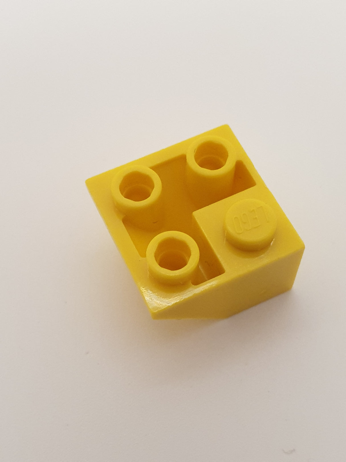 2x2 Invertstein Ecke 45° gelb