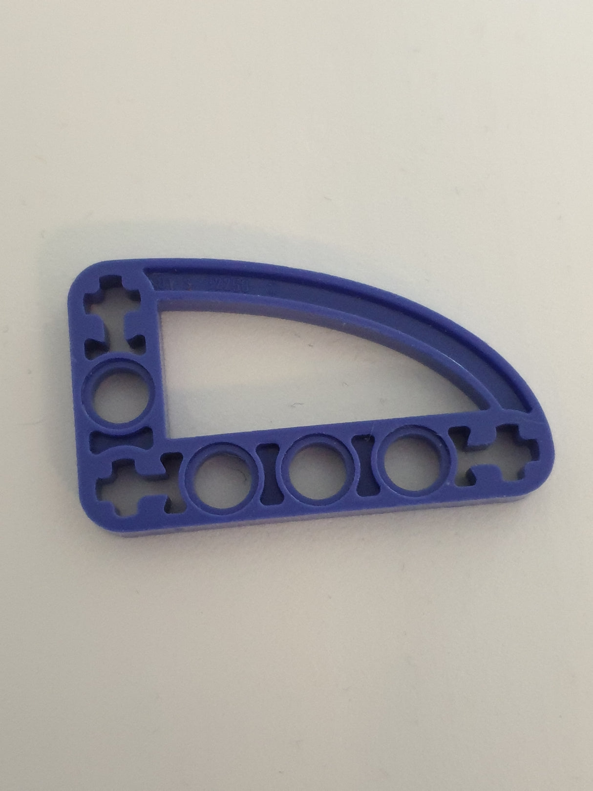 3x5 Liftarm L-Form mit viertel-Ellipse flach violet