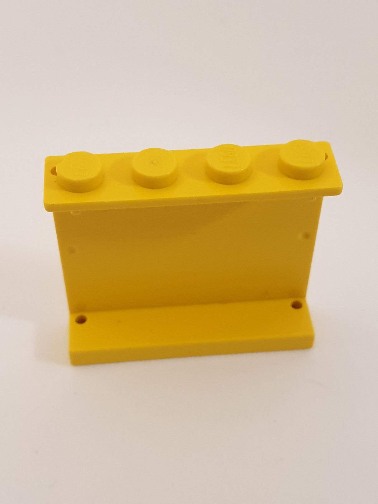 1x4x3 Wandpaneel ohne Seitenstützen geschlossene Noppen gelb