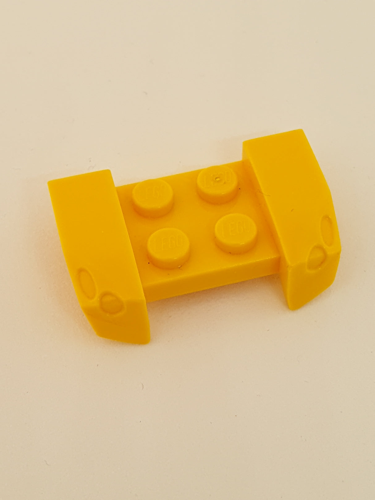 2x4 Kotflügel mit Scheinwerfern Überhang gelb