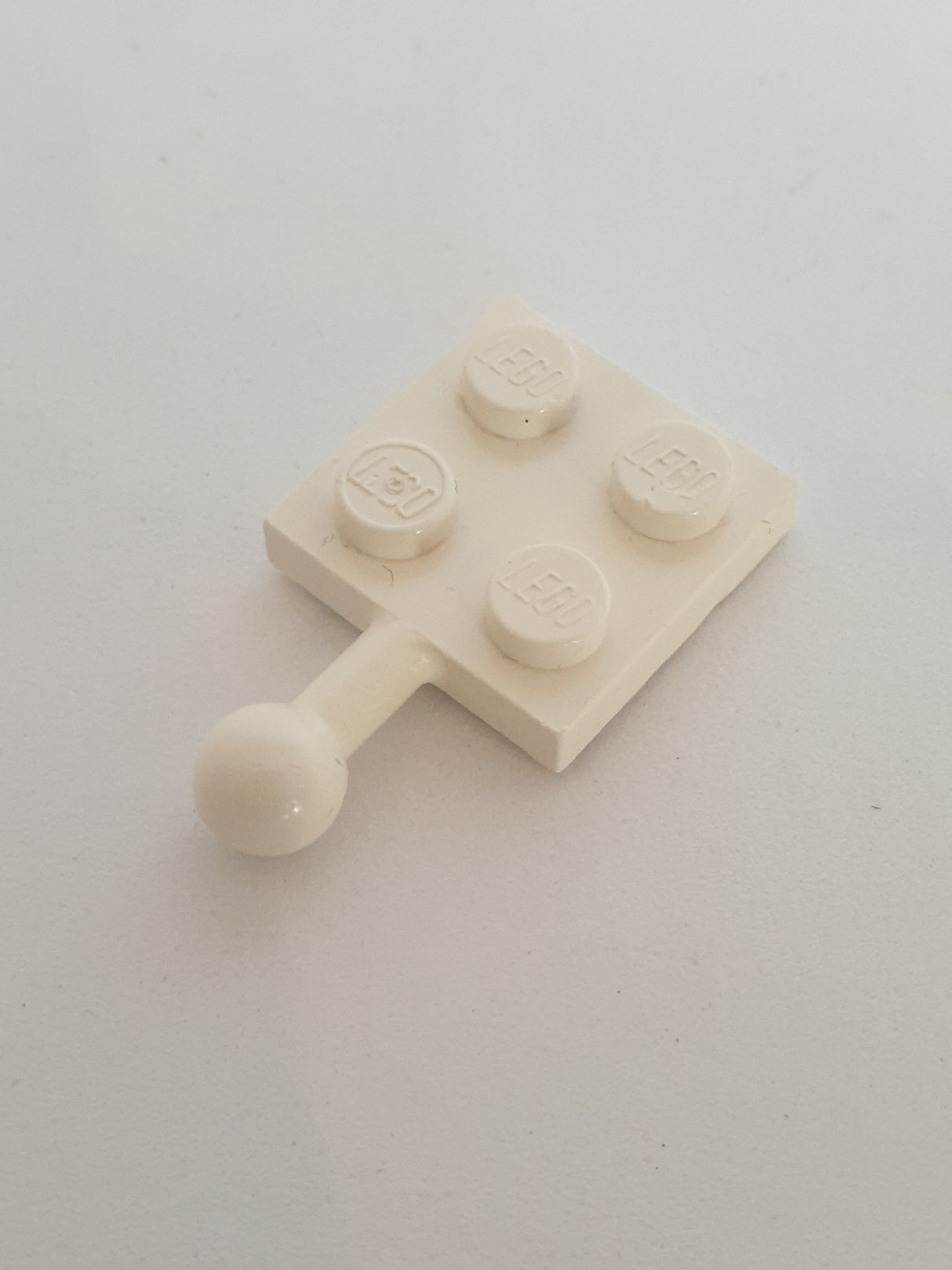 2x2 modifizierte Platte mit Kugelkopf weiß white
