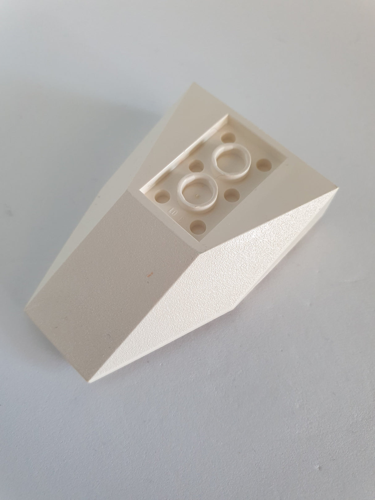 4x6 Fahrzeug Keilstein invers mit Verbindung zwischen 4 Noppen weiß white