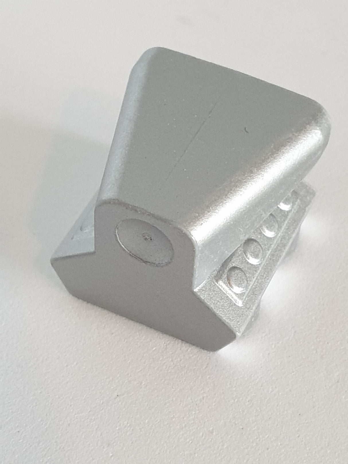 2x2x1 Motor mit Luftansaugung silbermetallic