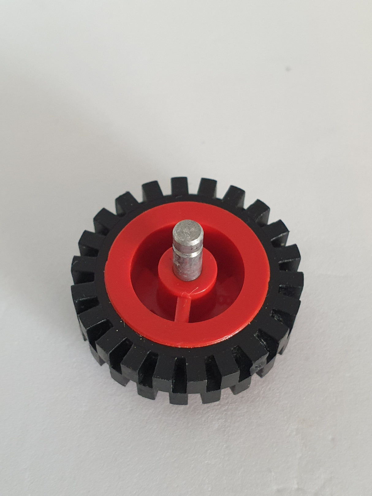 2x2 Zugfelge mit Crossreifen 24x8 rot