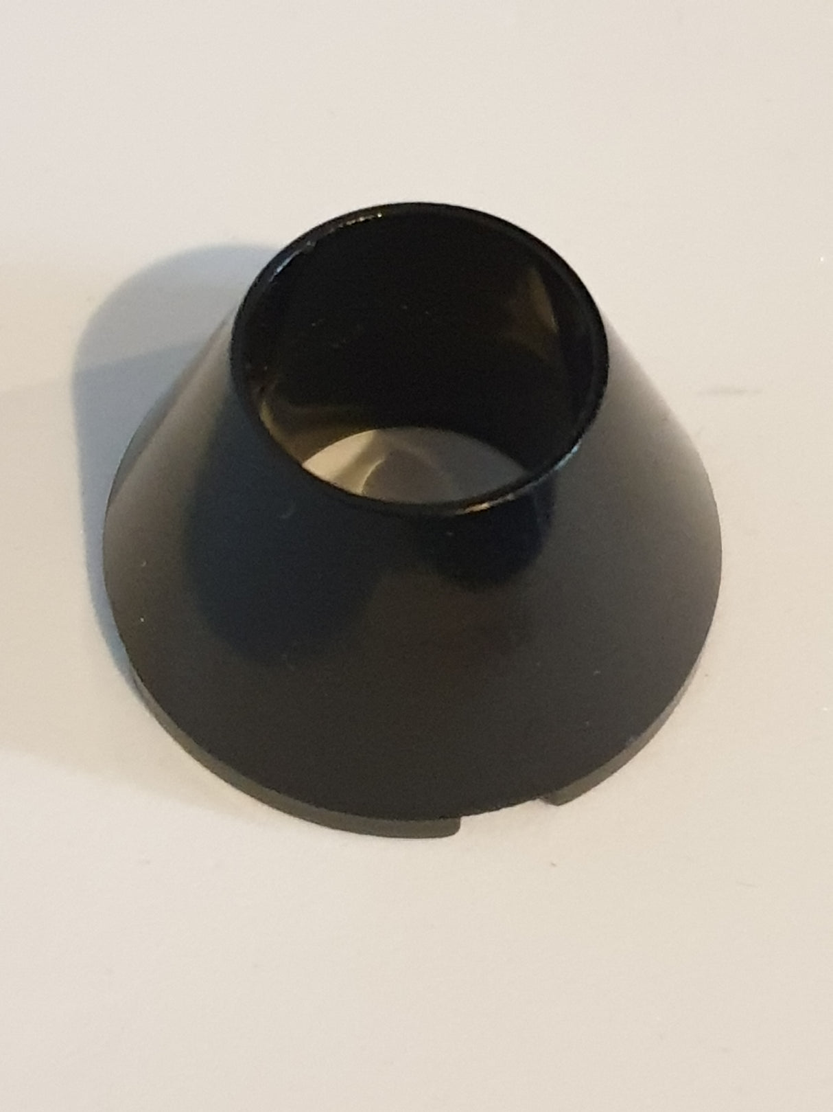 4x4x2 Kegel Konus ohne Noppen hohl schwarz black