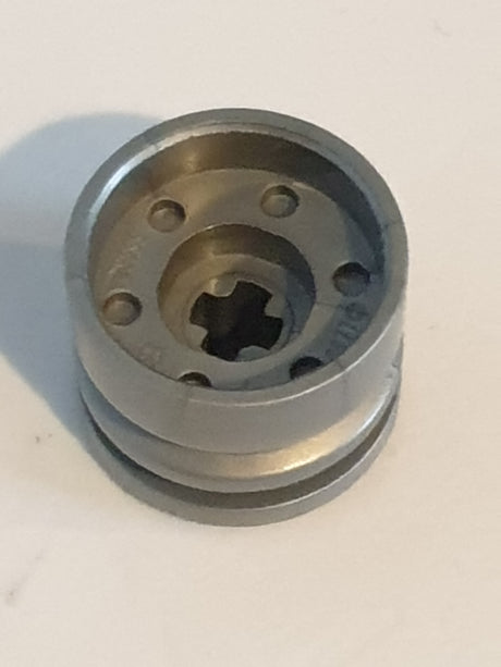 Felge 18x14 mit Achsloch pearlsilber