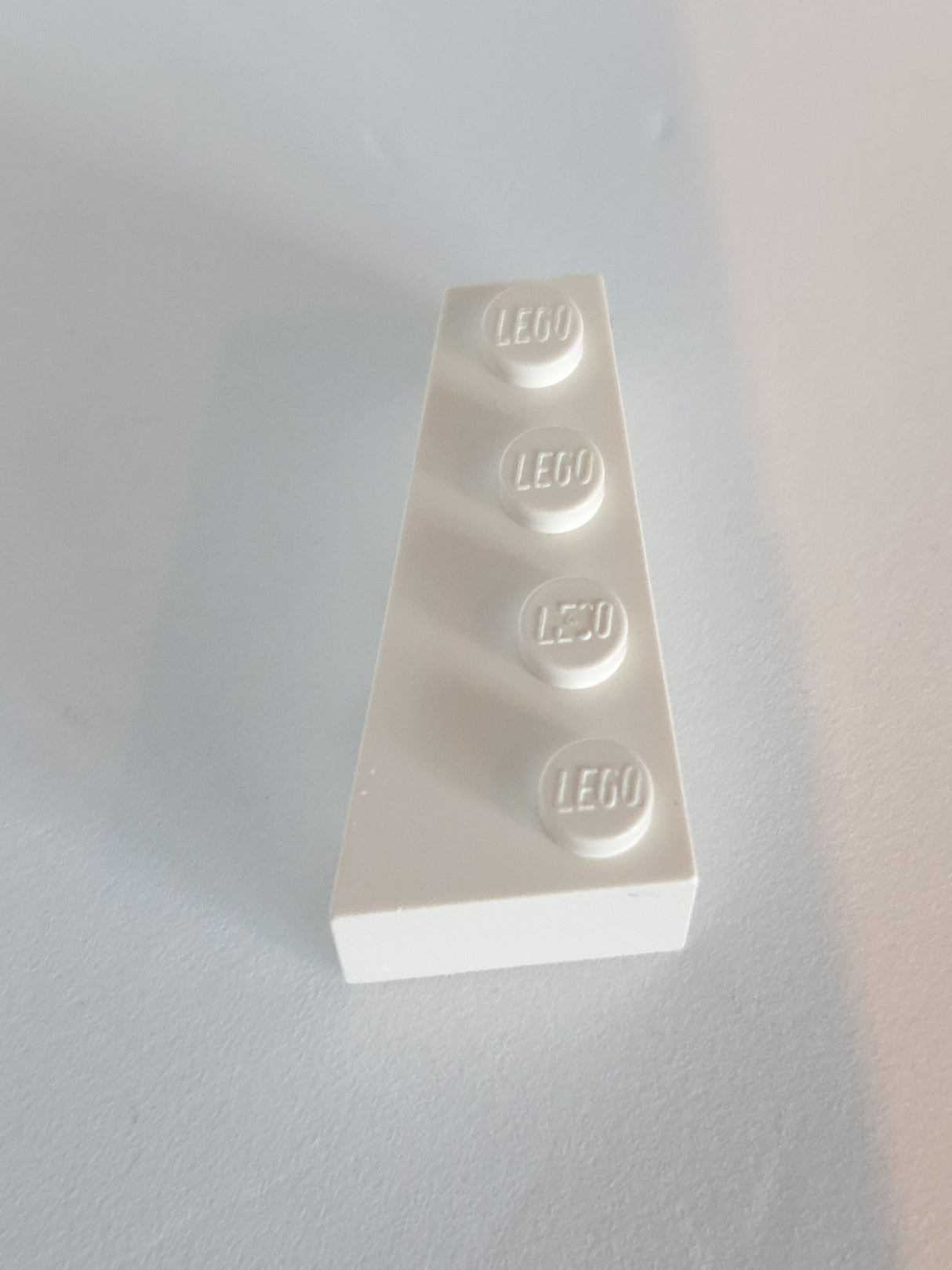 2x4 Dachstein / Keil links weiß white