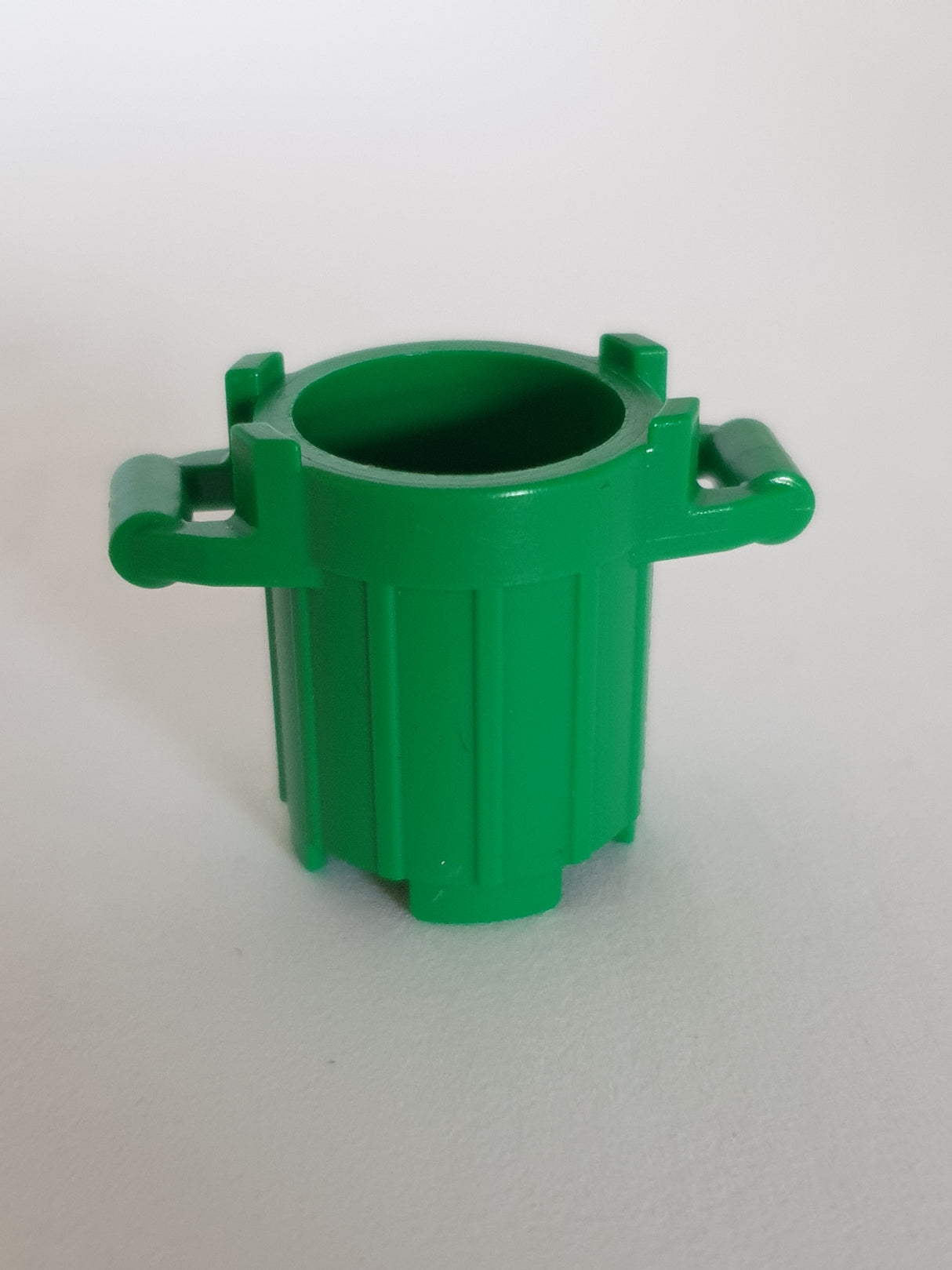 2x2x2 Behälter Mülleimer mit 4 Deckelhaltern grün