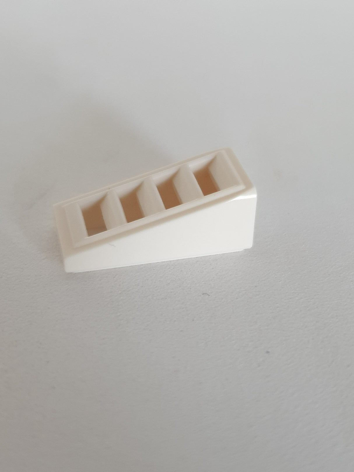 1x2x2/3 Dachstein mit 4 Gitter weiß white