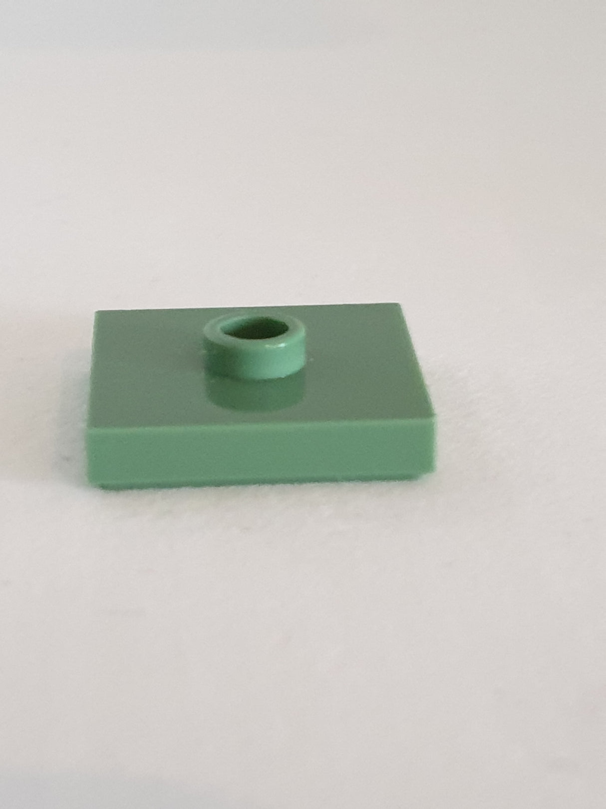 2x2 Fliese modifiziert mit einer Noppe sandgrün