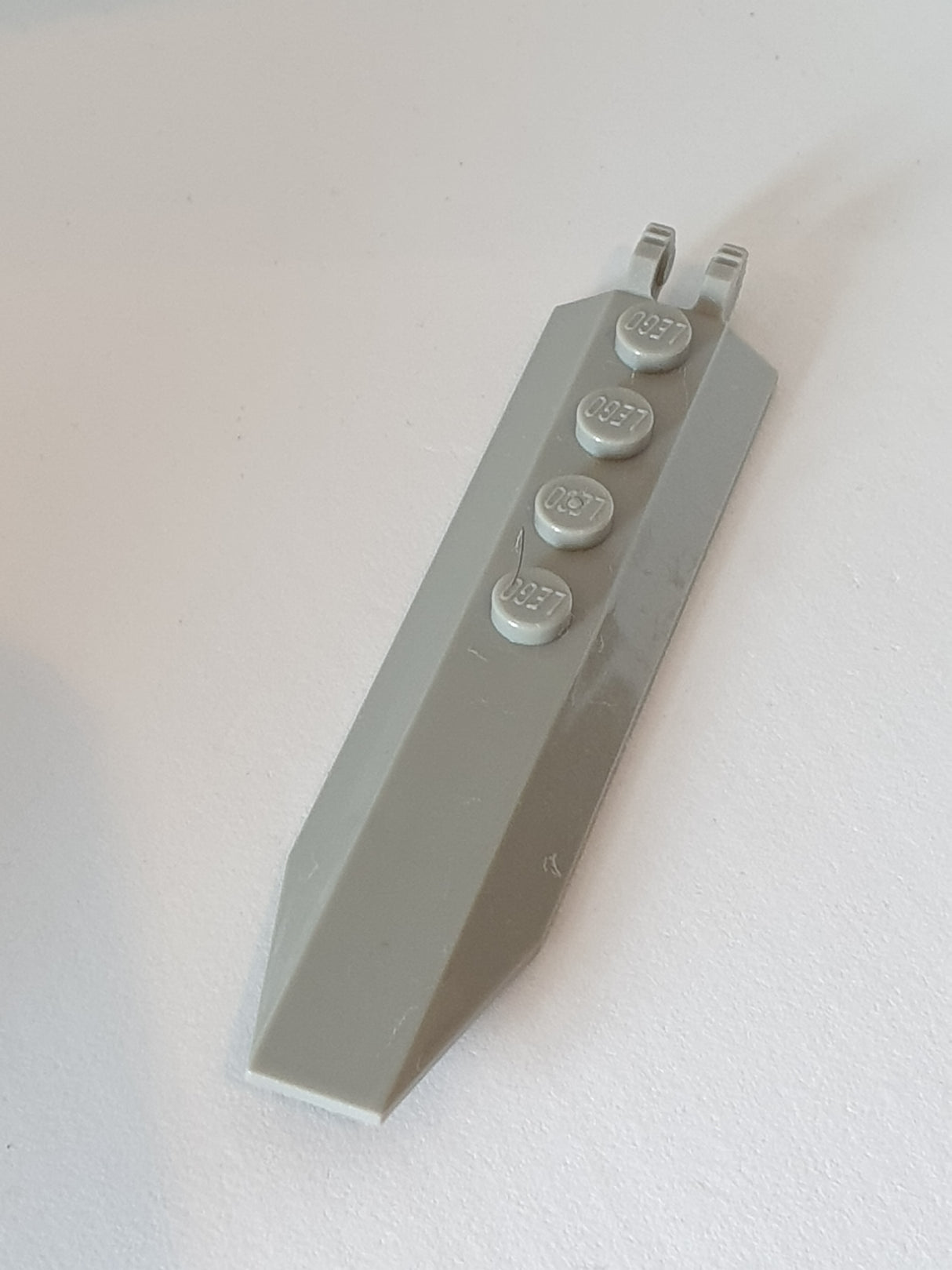 1x8 Scharnierplatte mit abgewinkelten Seitenverlängerungen, abgerundete Platte Unterseite althellgrau light gray