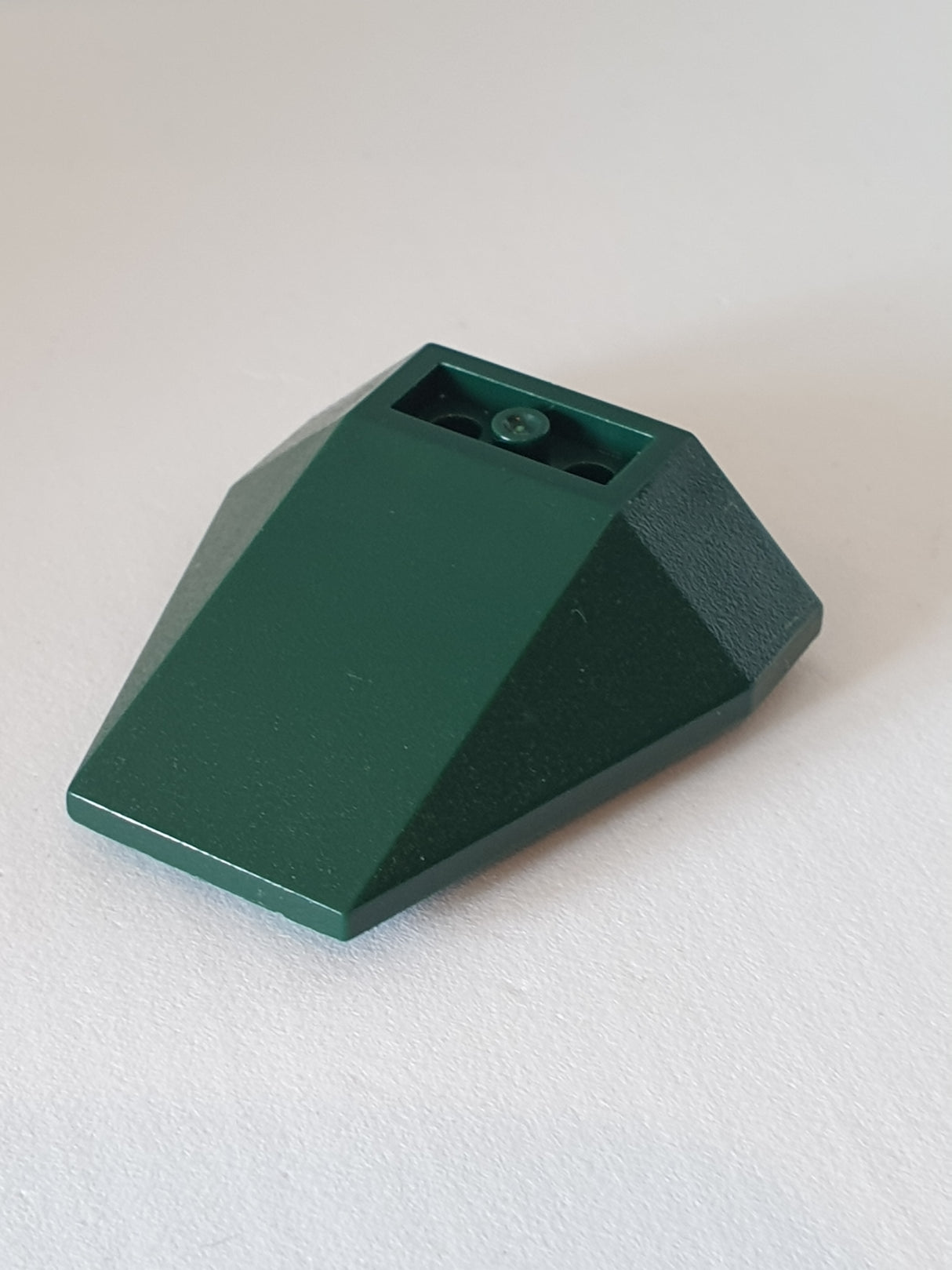 4x4 Keilstein invertiert 18° mit Verbinung zwischen 4 Noppen, dunkelgrün