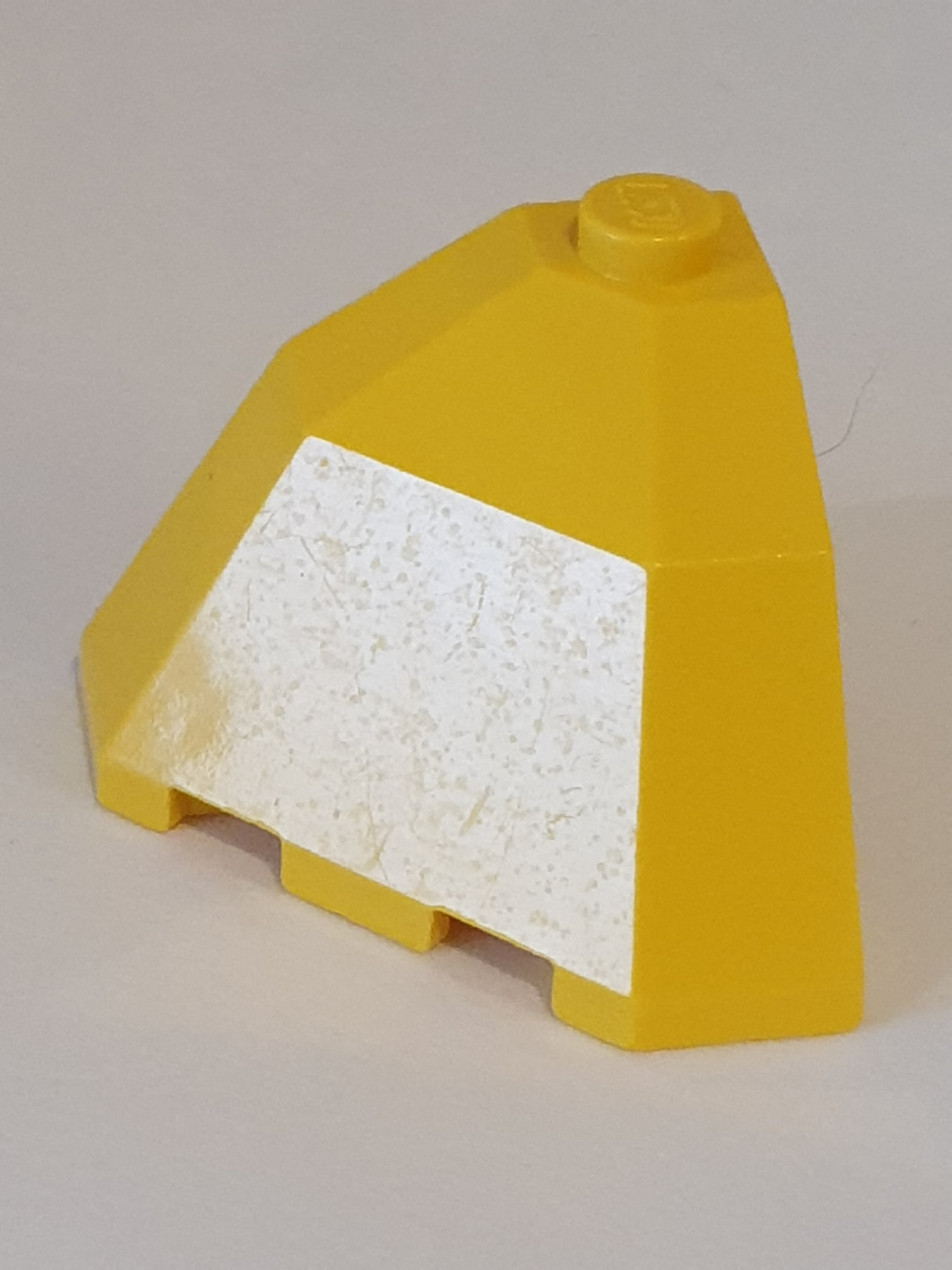 3x3x2 modifizierter Stein / Facet / Ecke Oberteil gelb