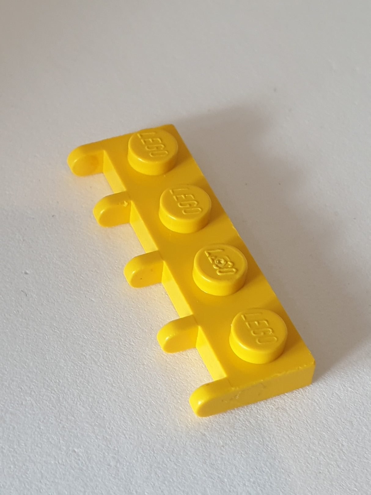 1x4 Scharnierplatte mit 5 Fingern gelb