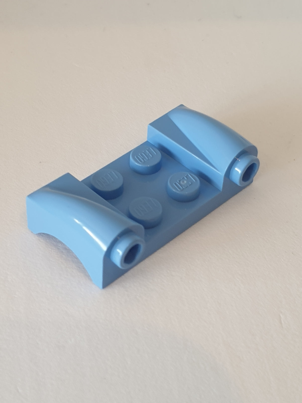 2x4 Kotflügel mit Scheinwerfern, gebogene Kotflügel mittelblau