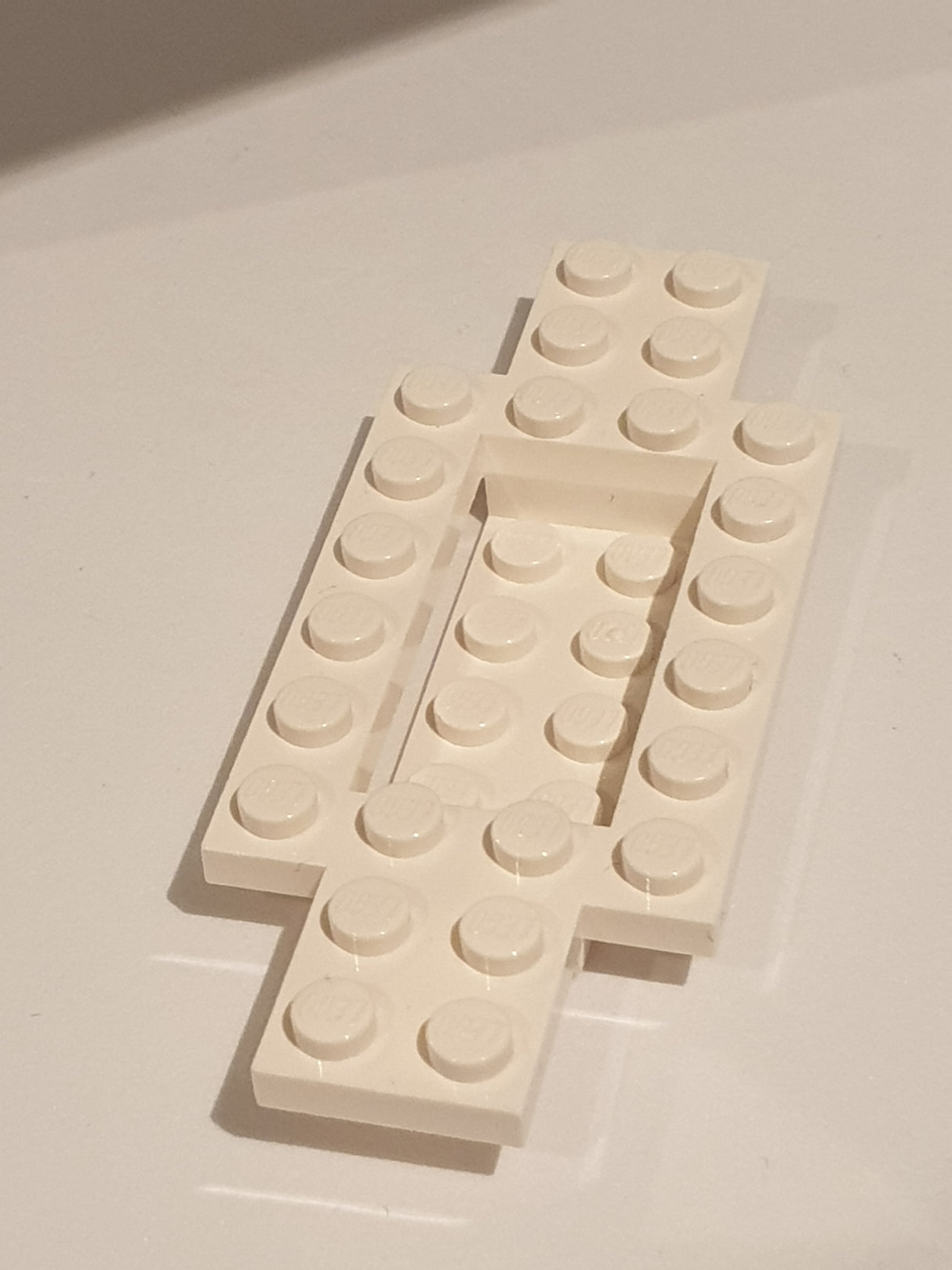 4x10x2/3 Fahrzeug Unterteil 4x2 vertiefte Mitte weiß white