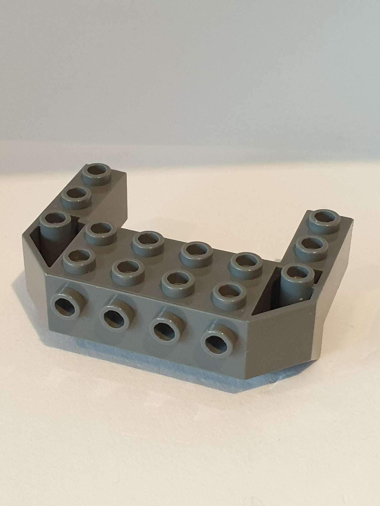 4x6 Zug Vorderseite schräg mit 4 Noppen neudunkelgrau