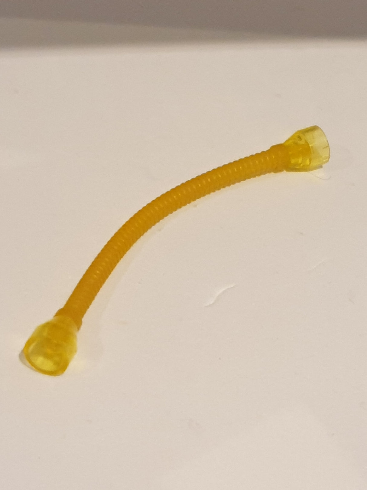 Schlauch Flexibel 8,5M fixierte Enden transparent gelb