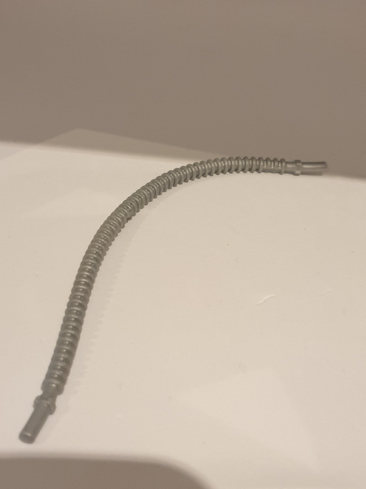 Schlauch Flexibel geriffelt 19L mit 8mm Enden, pearl light grey