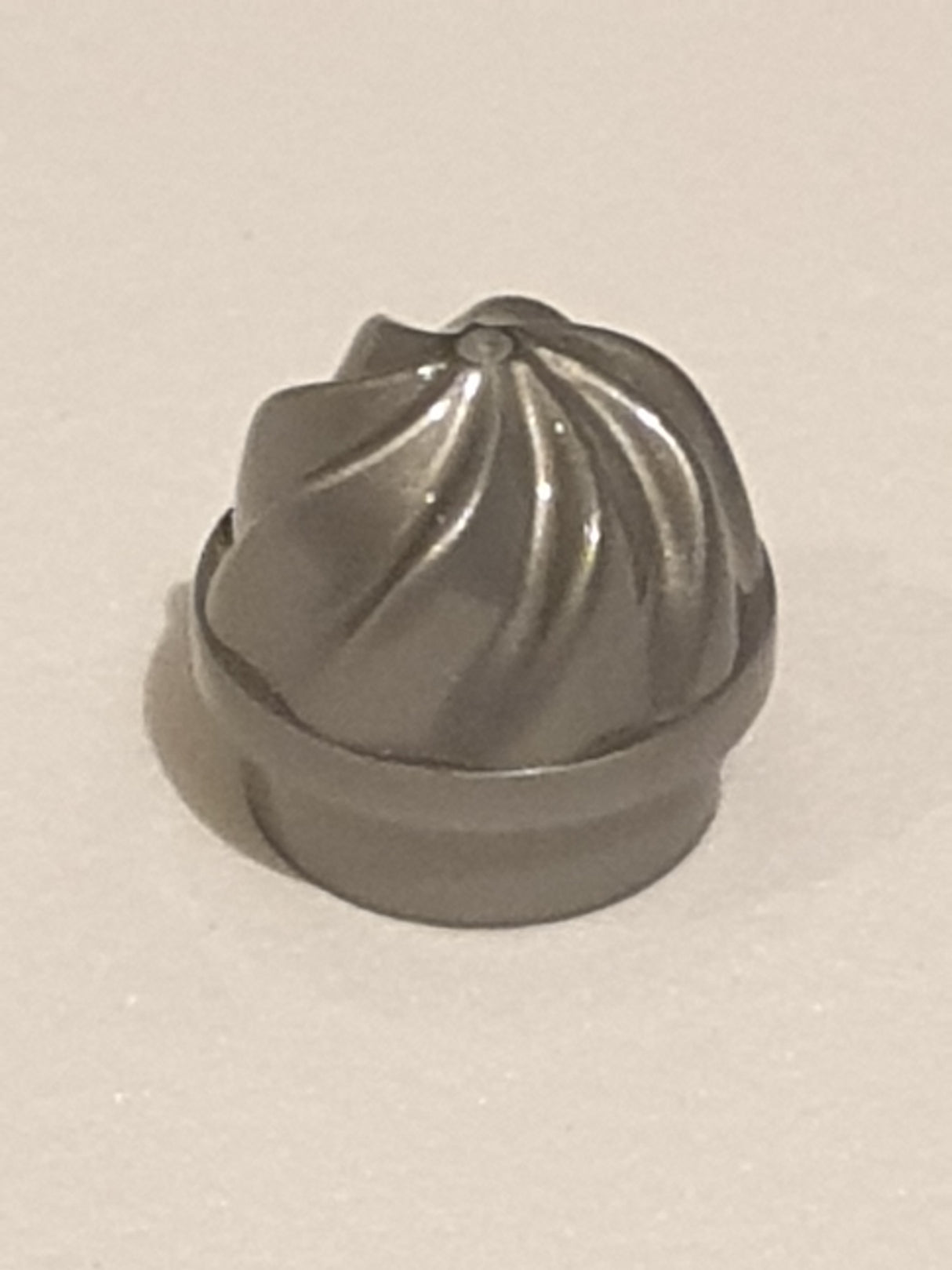 1x1 Rundplatte Muffin mit gedrehtem Oberteil dunkles pearlsilber