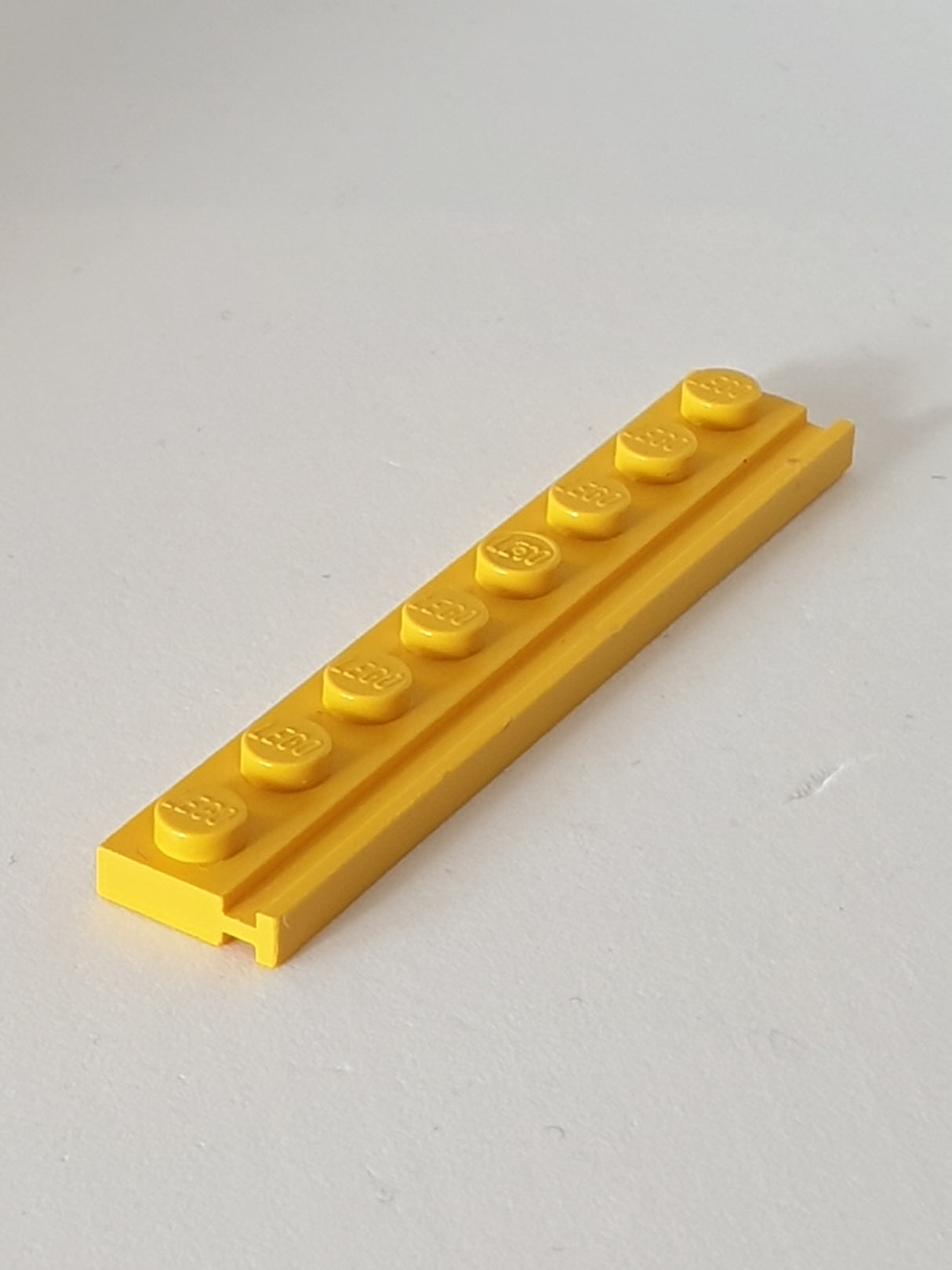 1x8 Platte modifiziert mit Führungsschiene gelb