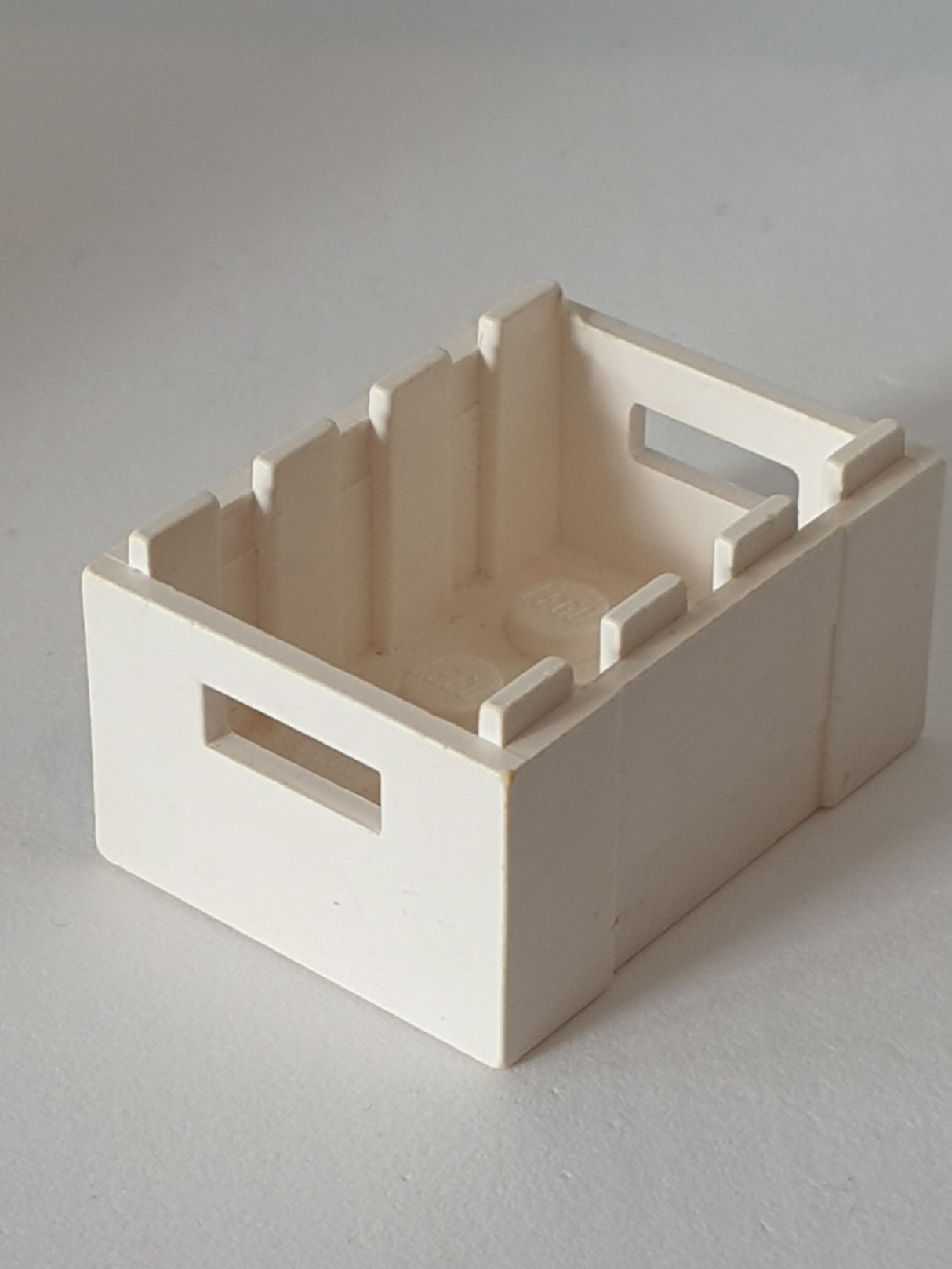 3x4 Kiste Box mit Handgriffen weiß white