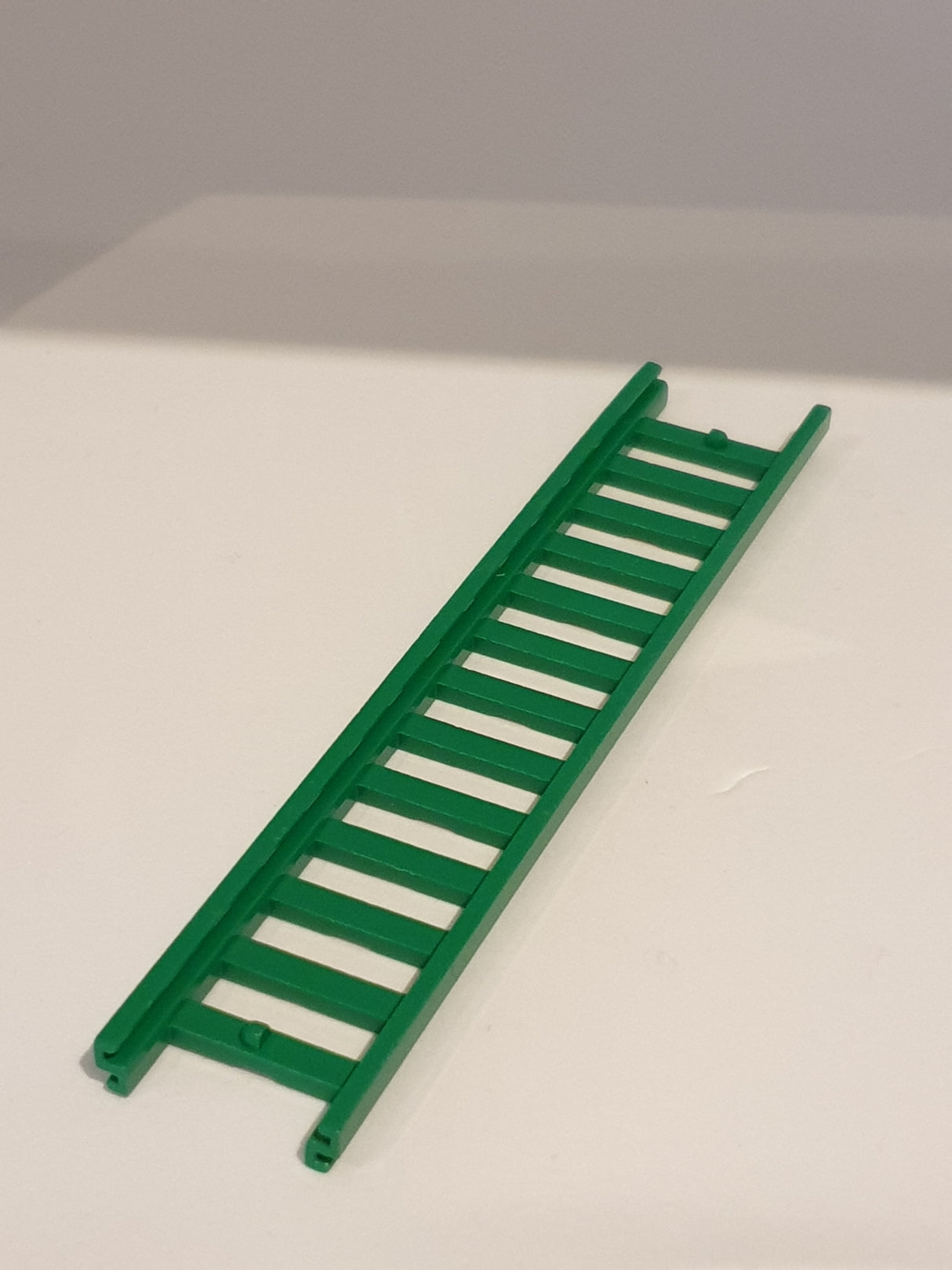 14x2x5 Leiter mit 13 Stufen grün