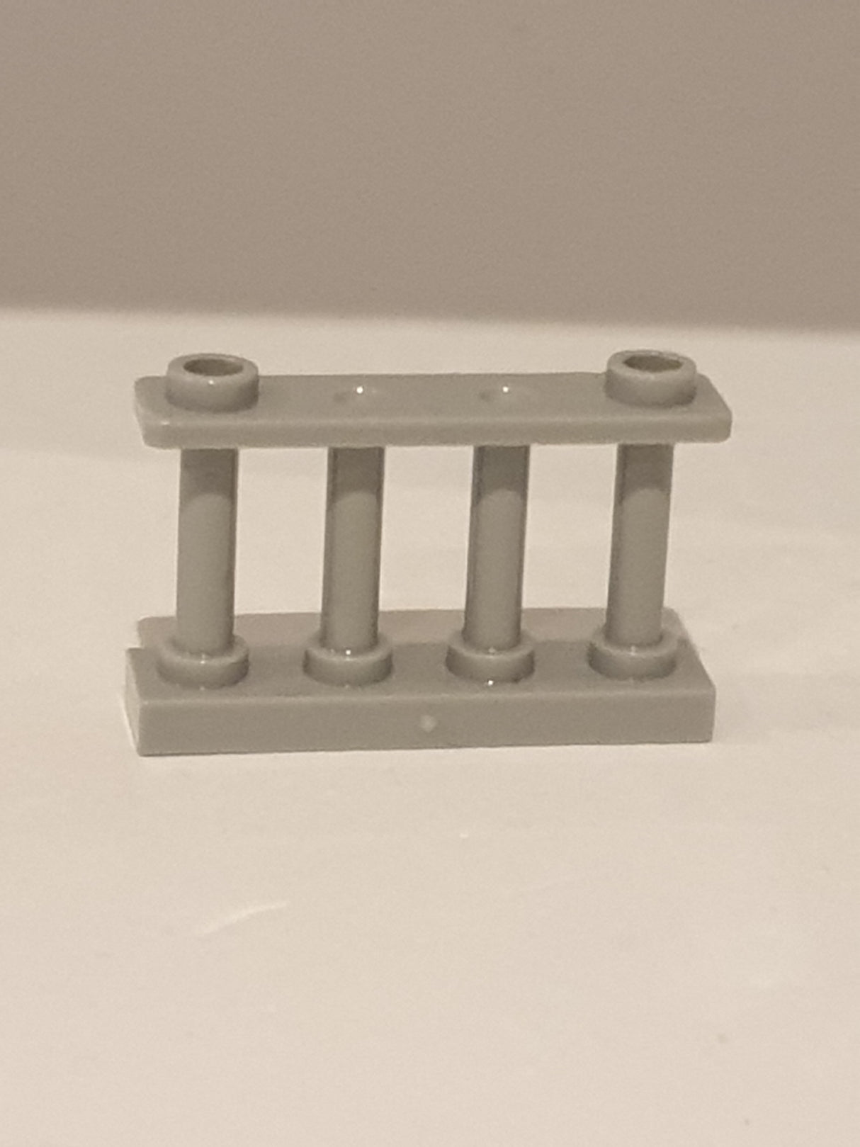 1x4x2 Zaun/Gitter mit 2 Noppen neuhellgrau