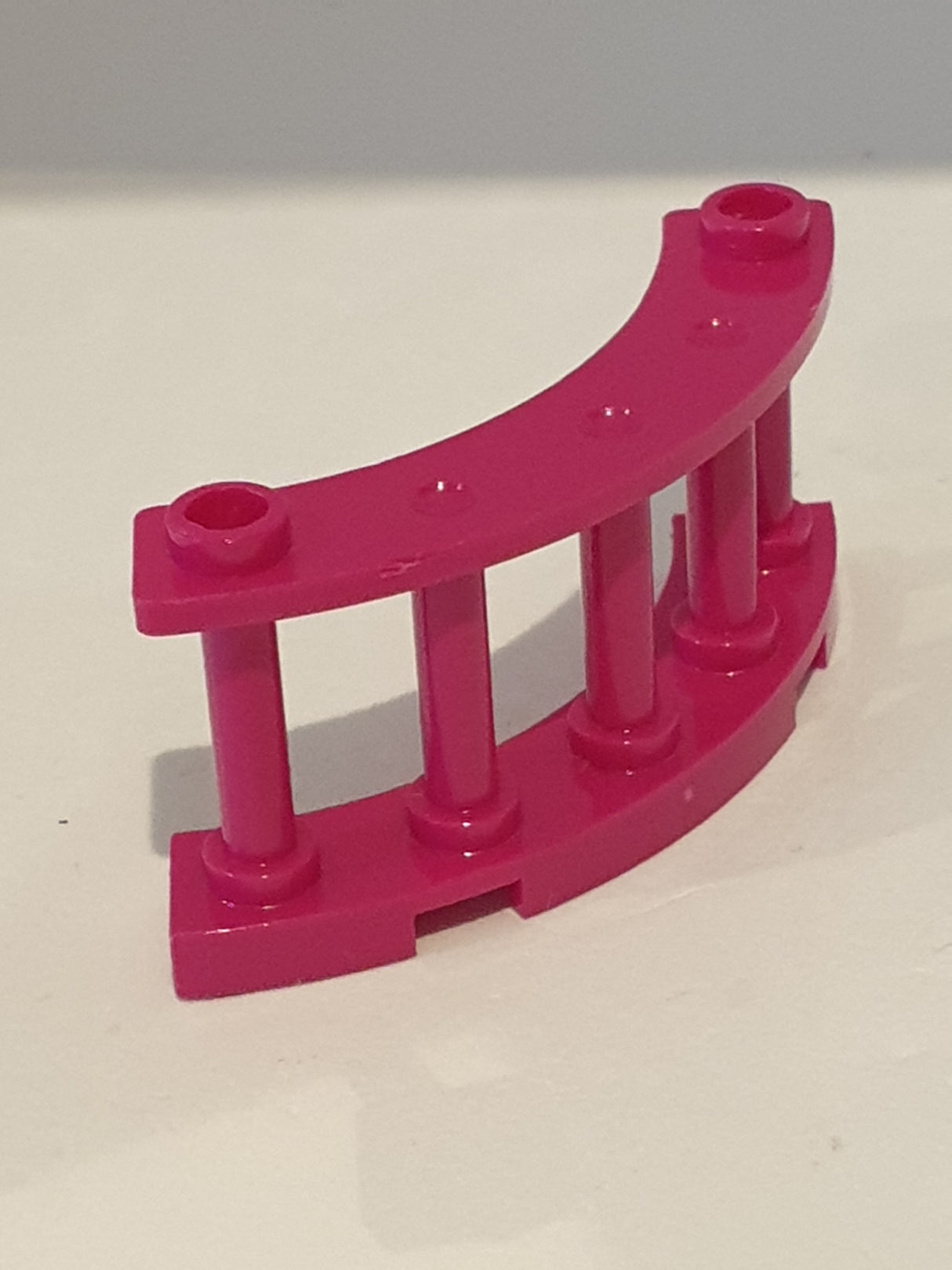 4x4x2 Zaun mit Stäben 1/4 Kreis magenta