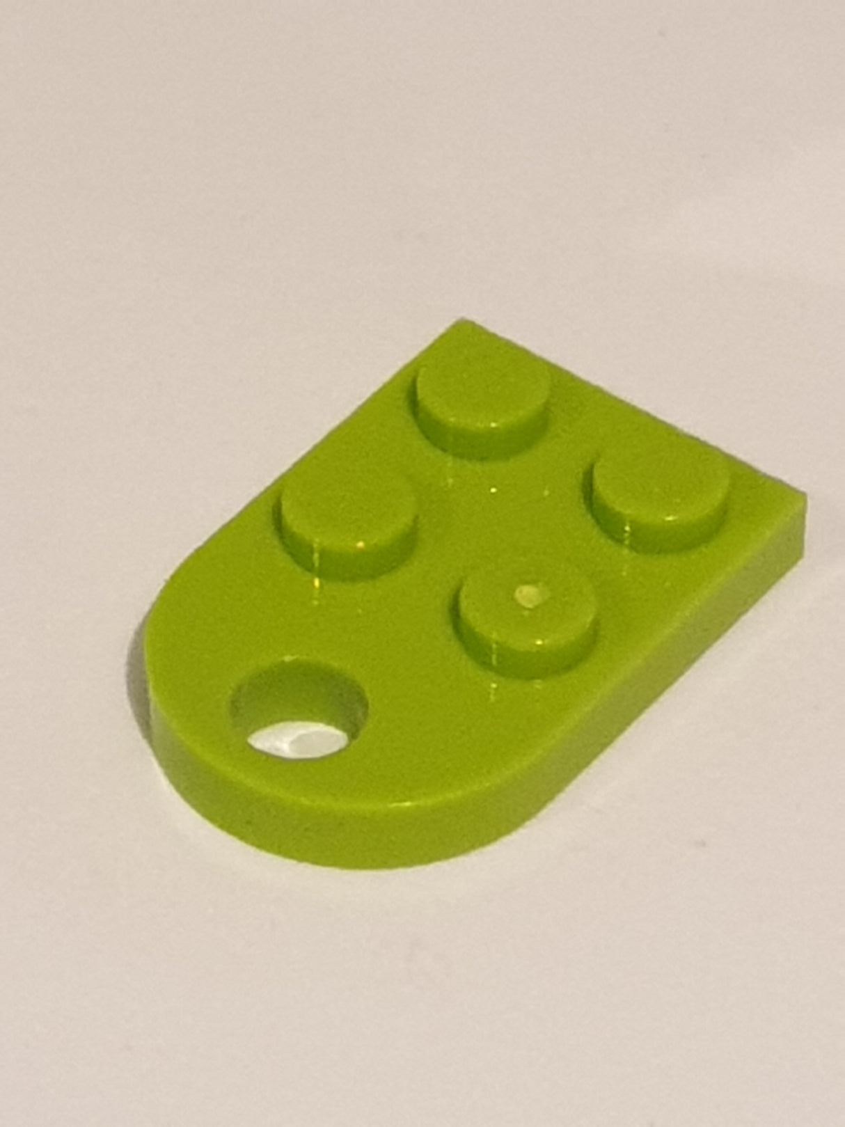 2x2 modifizierte Platte mit Loch lindgrün
