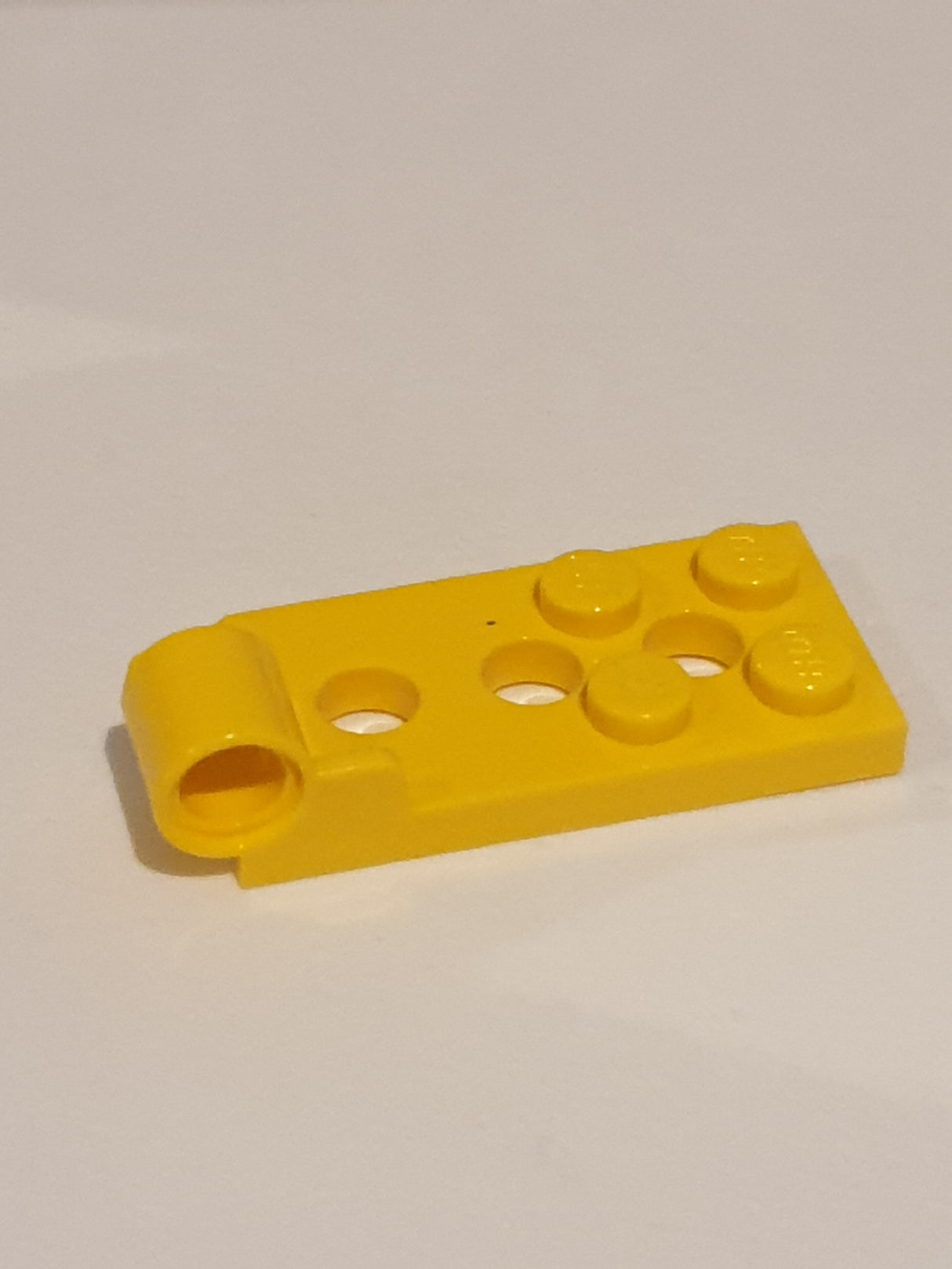 2x4 Scharnierplatte mit 3 Pinlöchern unten gelb