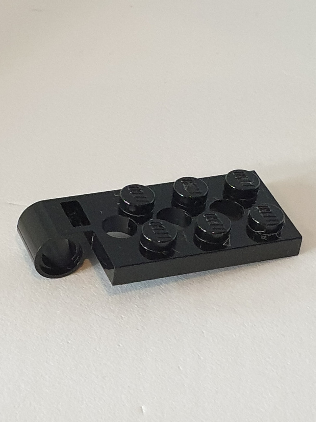 2x4 Scharnierplatte mit 3 Pinlöchern oben schwarz black