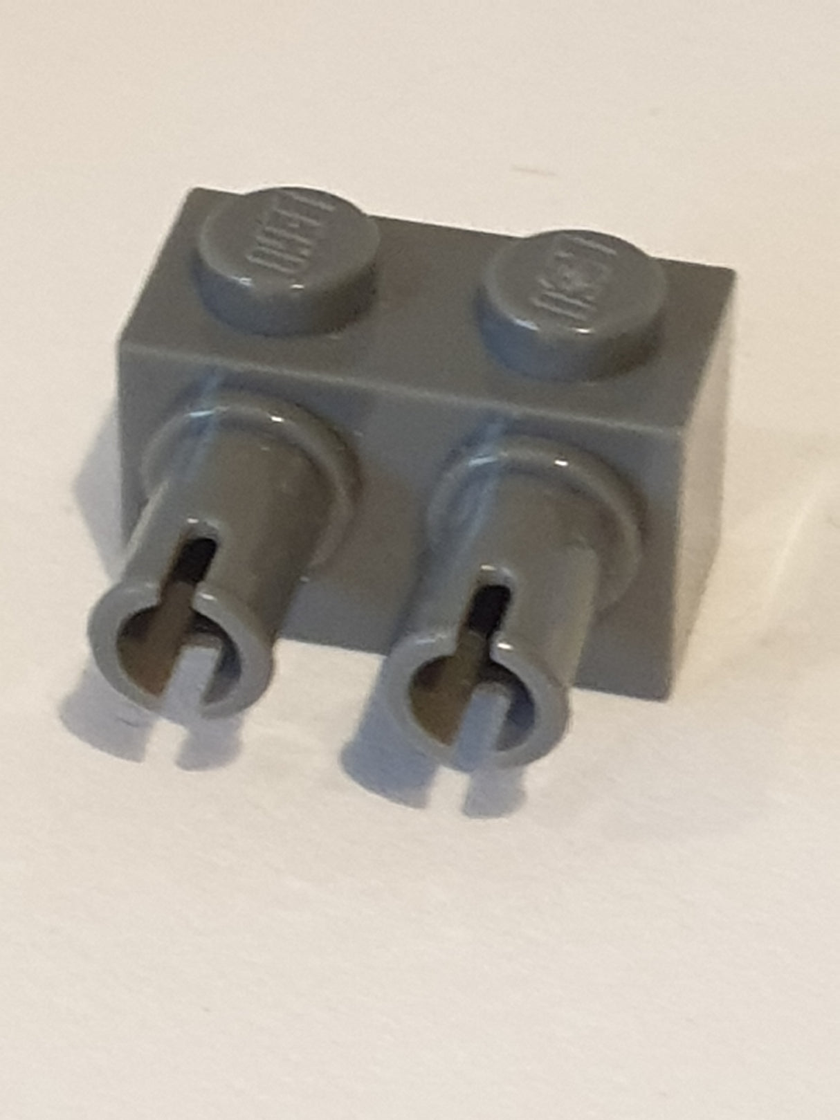 1x2 modifizierter Stein mit 2 Pins neudunkelgrau