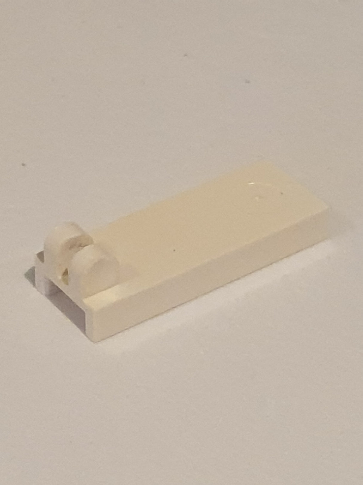 1x3 modifizierte Fliese / Scharnierfliese mit 2 Fingern weiß white