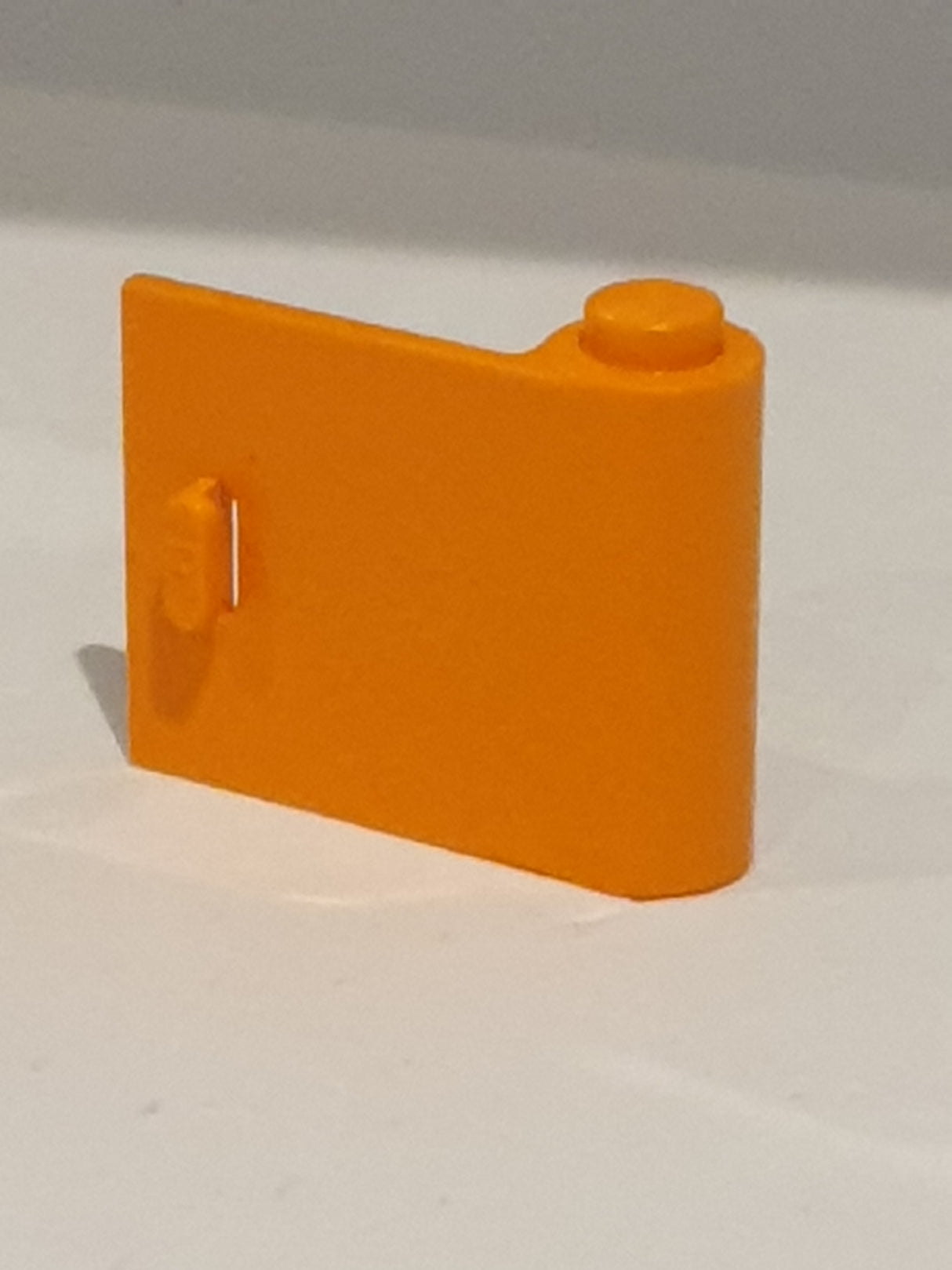 1x3x2 rechte Tür geschlossenes Scharnier orange