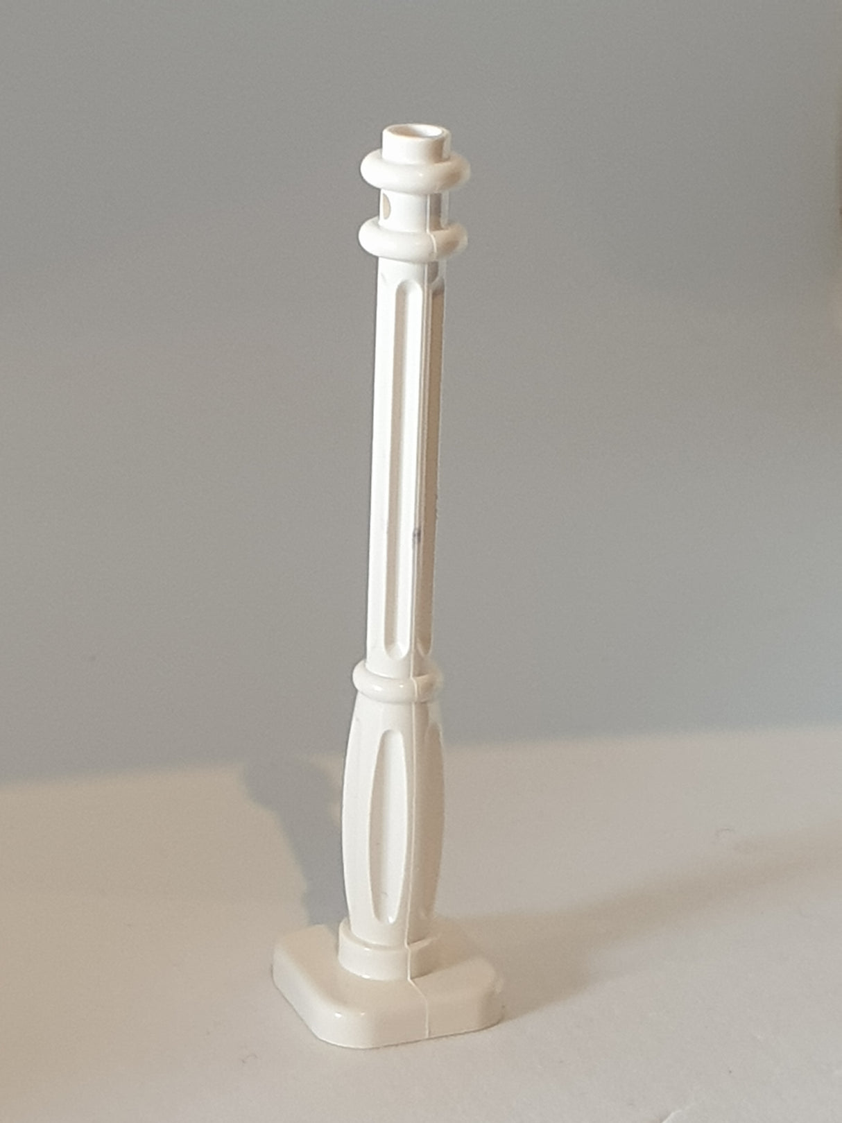 2x2x7 Laternenpfahl mit 6 Rillen, weiß white