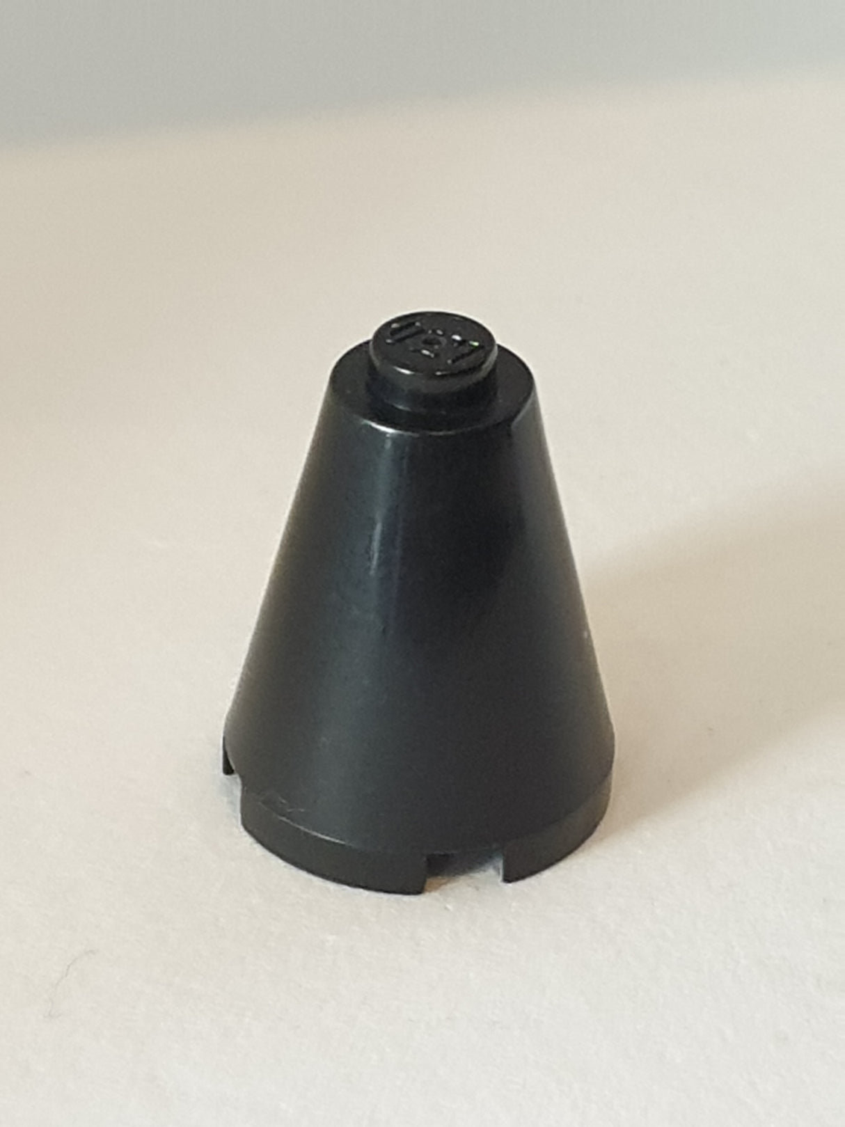 2x2x2 Runder Kegel geschlossene Noppe schwarz black