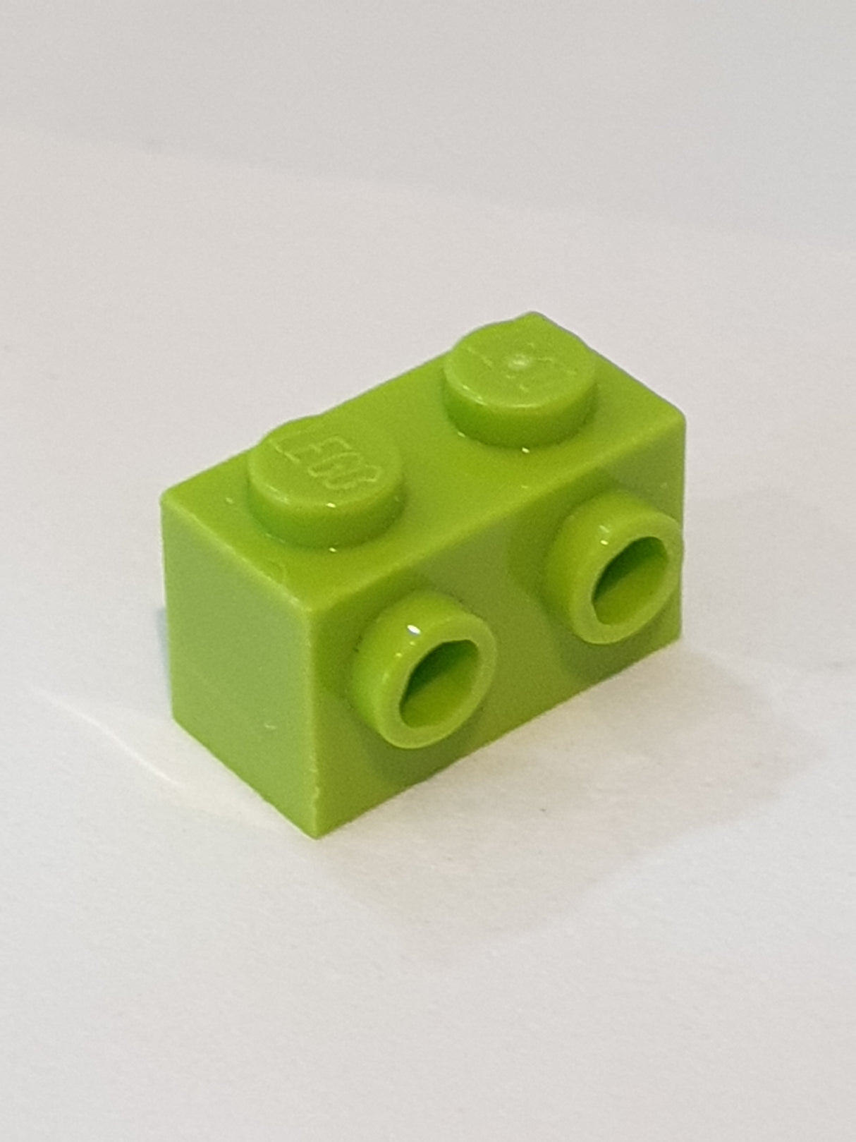 1x2 modifizierter Stein mit 2 Noppen an einer Seite lindgrün