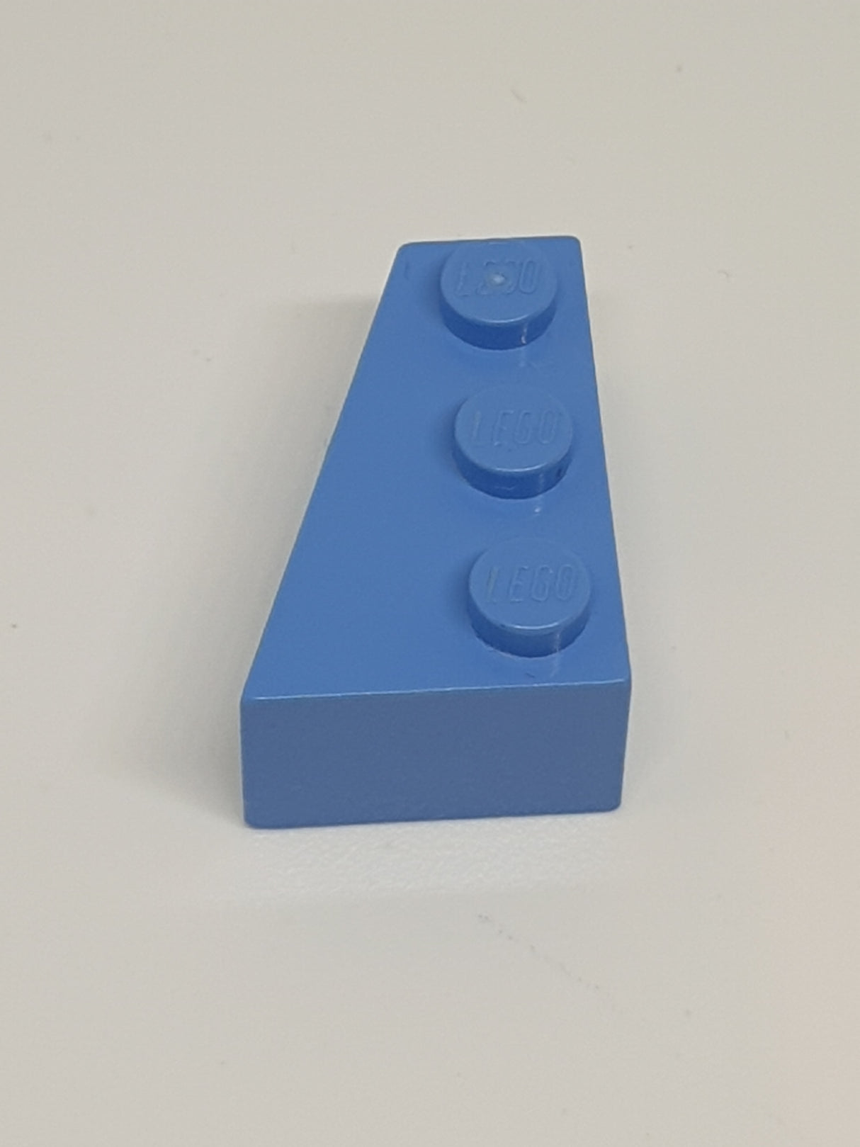 2x3 Dachstein / Keil links mittelblau