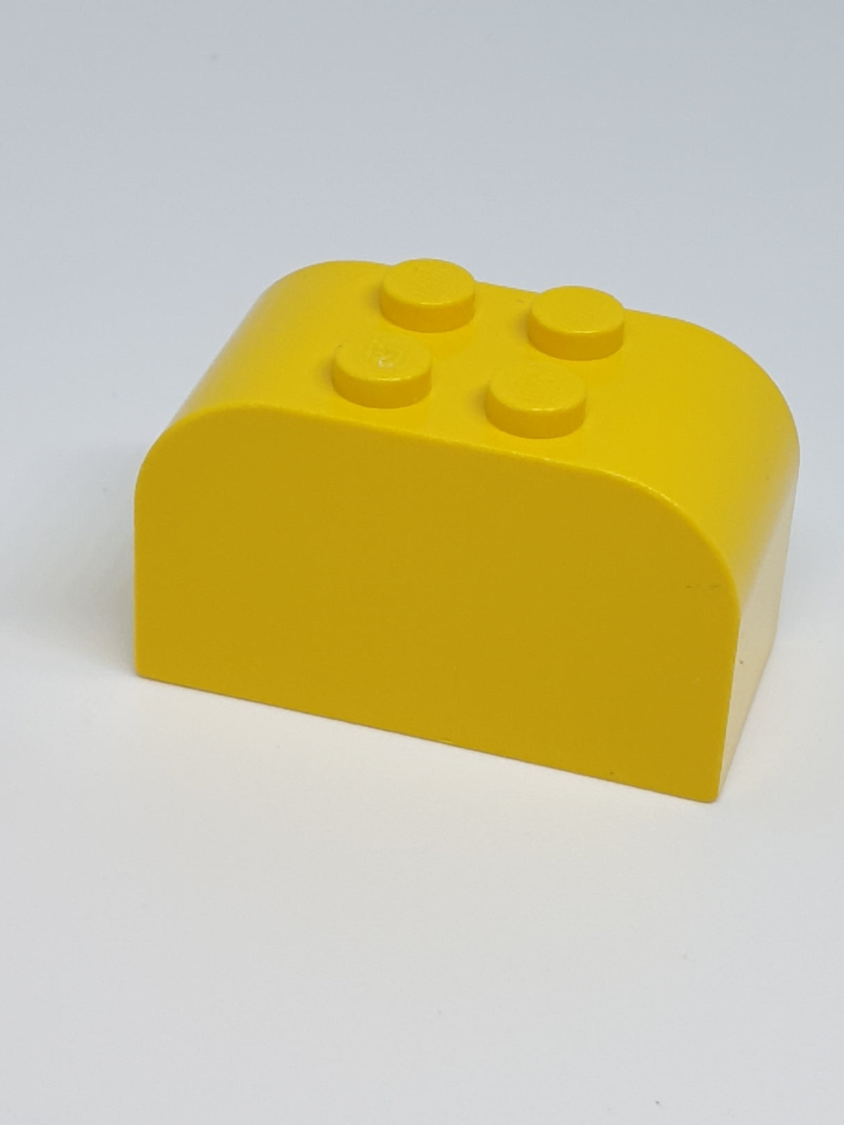 2x4x2 Bogenstein 1/2 gelb