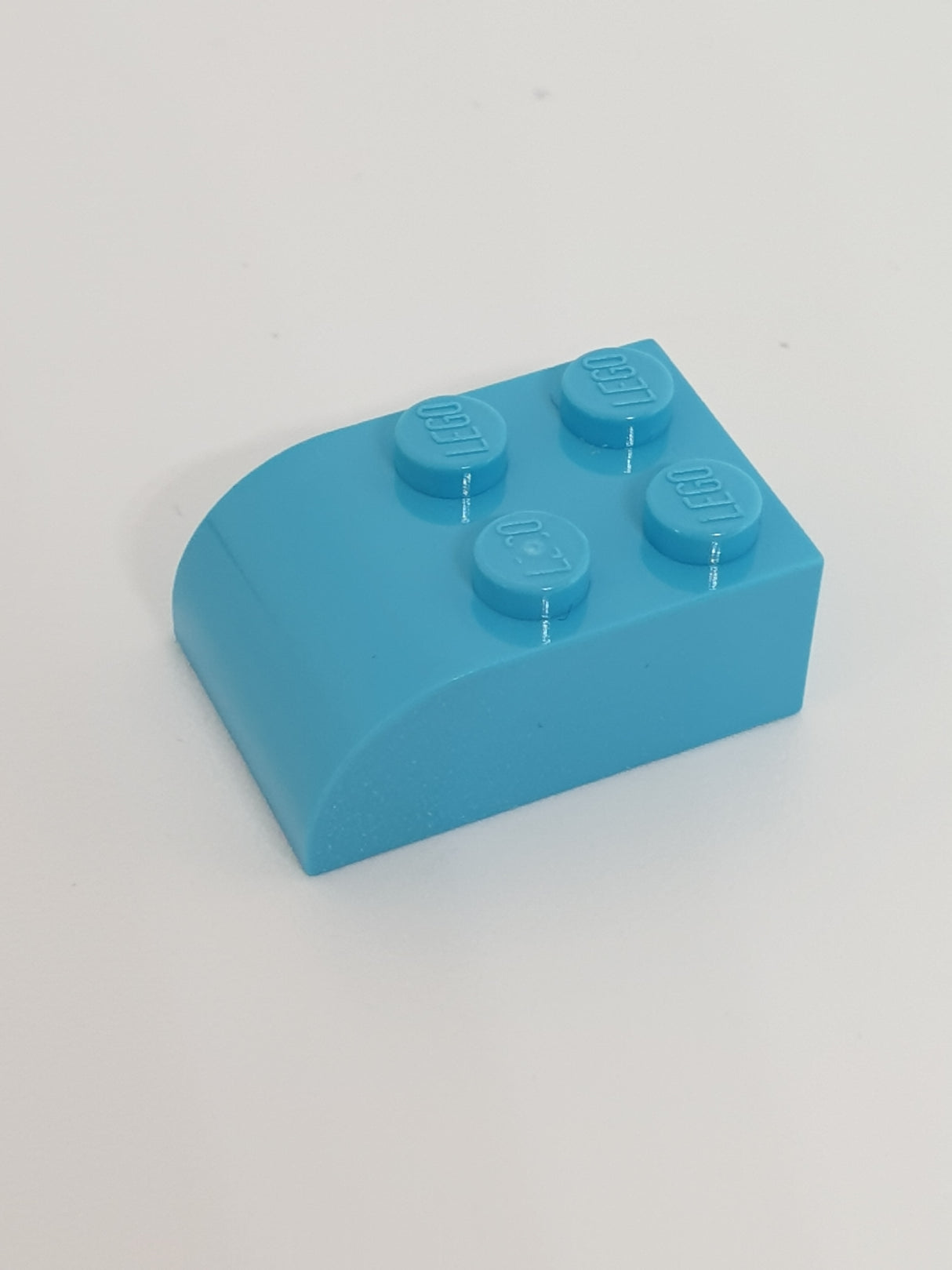 2x3 Stein modifiziert mit gebogenem Oberteil azur medium azure