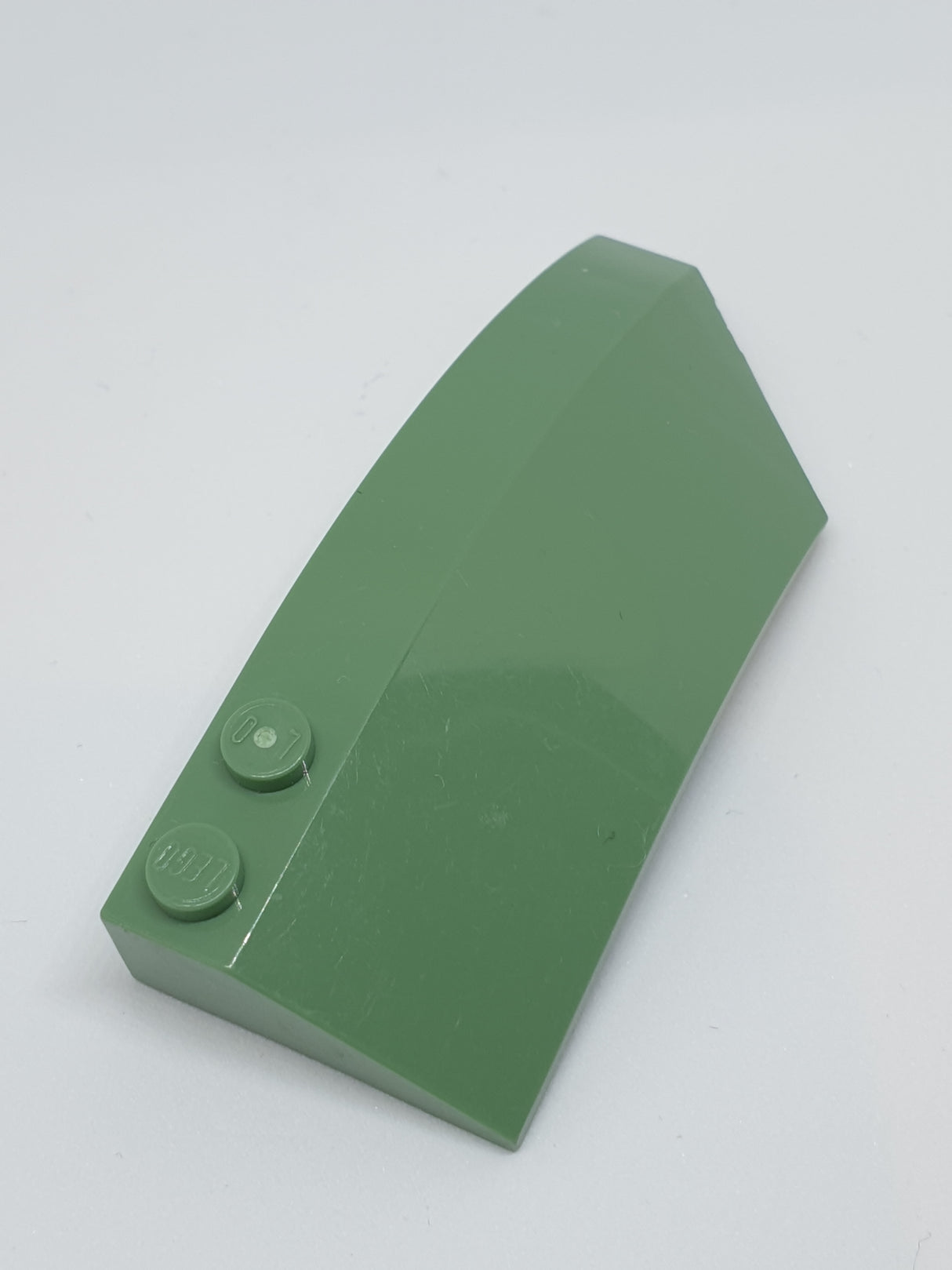 3x8x2 Kotflügel Bogenstein rechts sandgrün