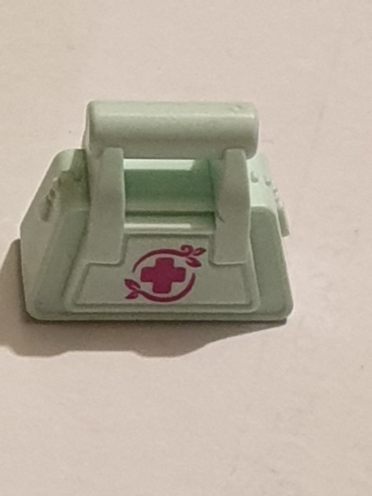 Friends Zubehör Handtasche bedruckt mit rotem Kreuz hellaqua light aqua