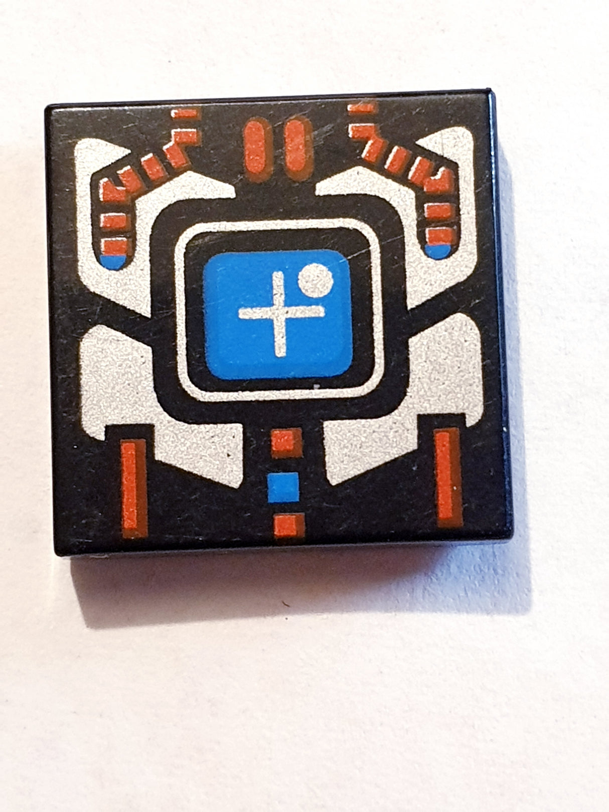 2x2 Fliese bedruckt with Spyrius Blue Screen with Plus Sign and Silver and Red Panel Pattern