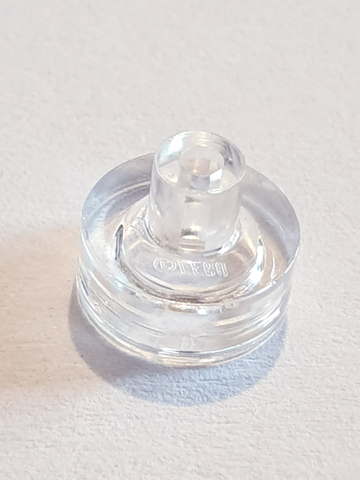 1x1 Fliese rund mit Pinhalter transparent weiß trans clear