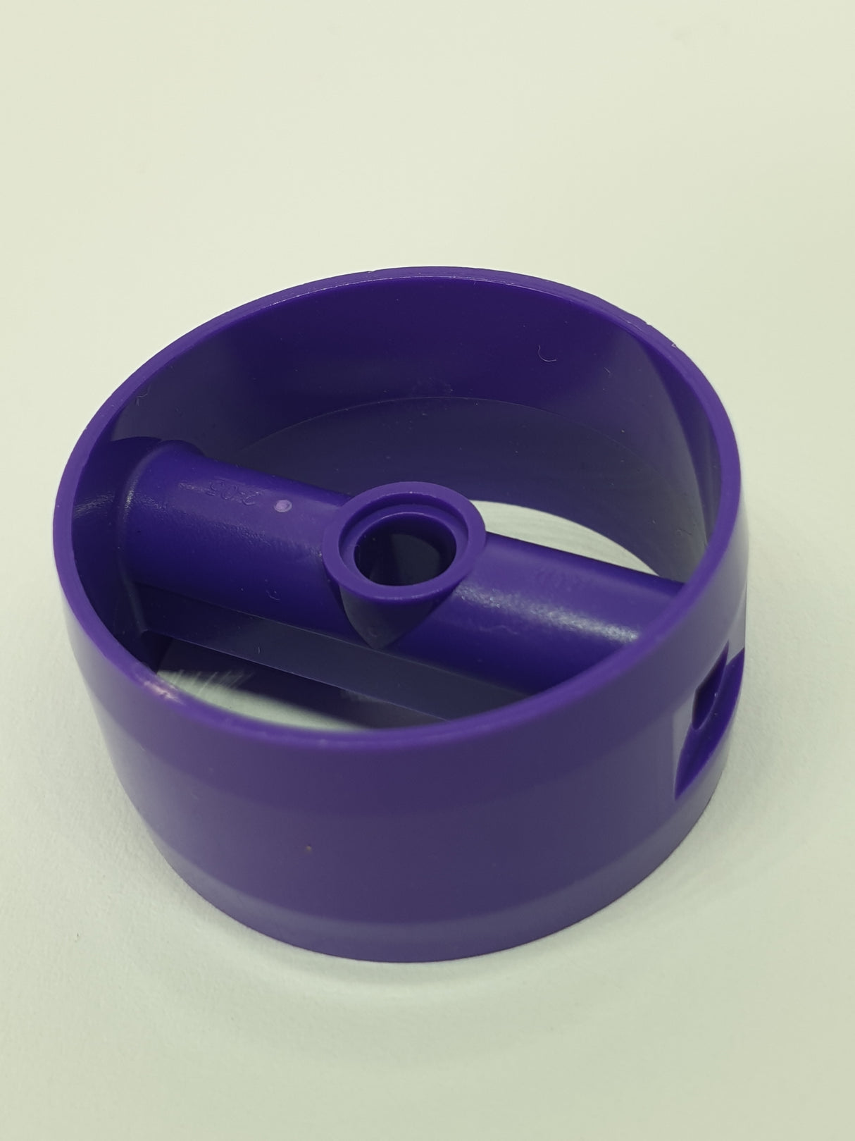4x4 Zylinder mit Pinloch Mittelstab lila dark purple