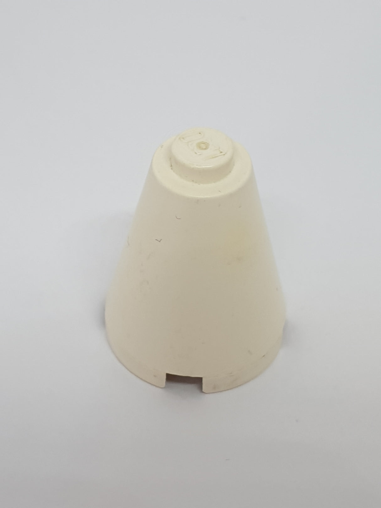 2x2x2 Runder Kegel geschlossene Noppe weiß white