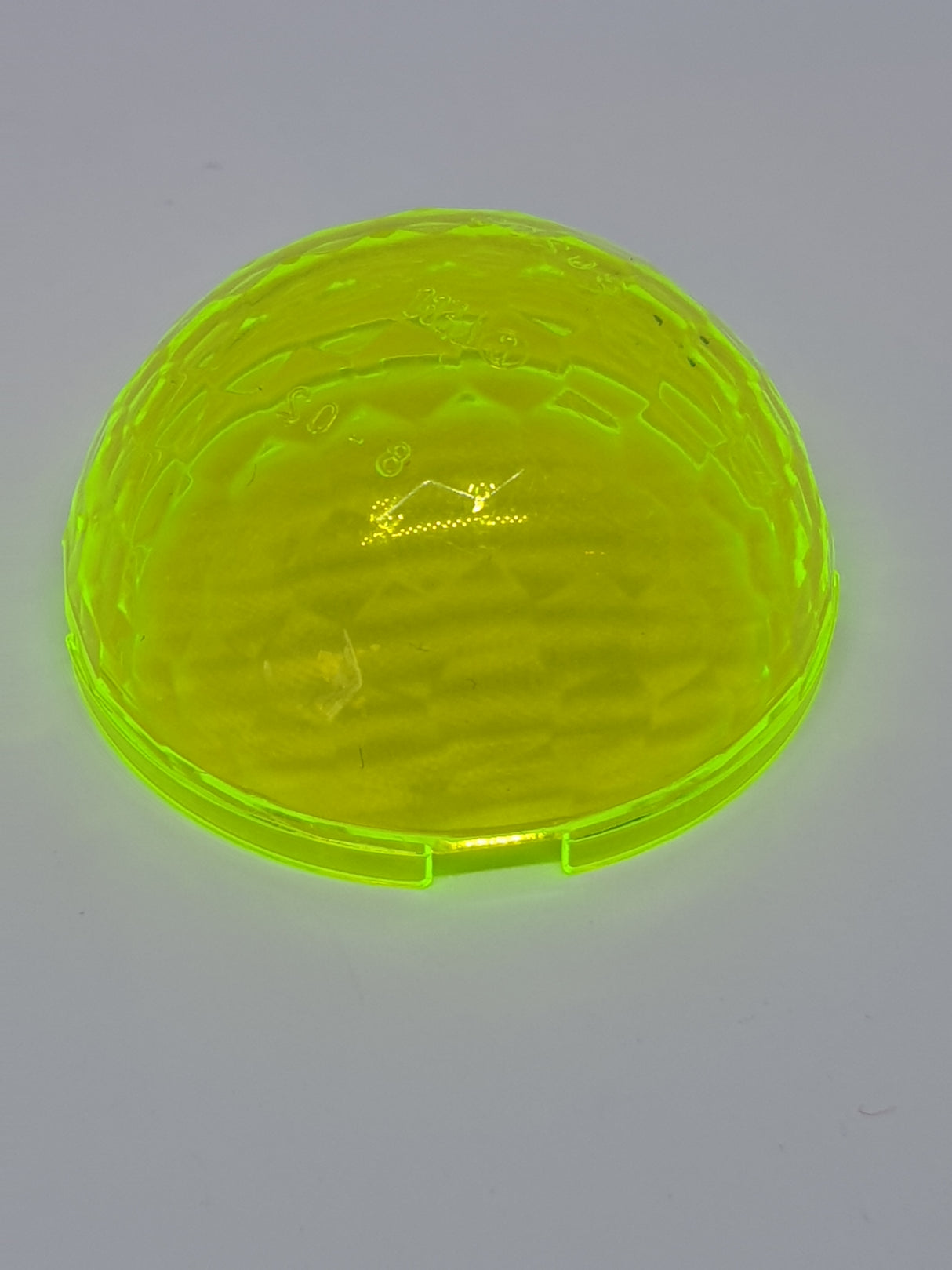 4x4 Hemisphere Ø31,84 Halbkugel facettiert transparent neongrün