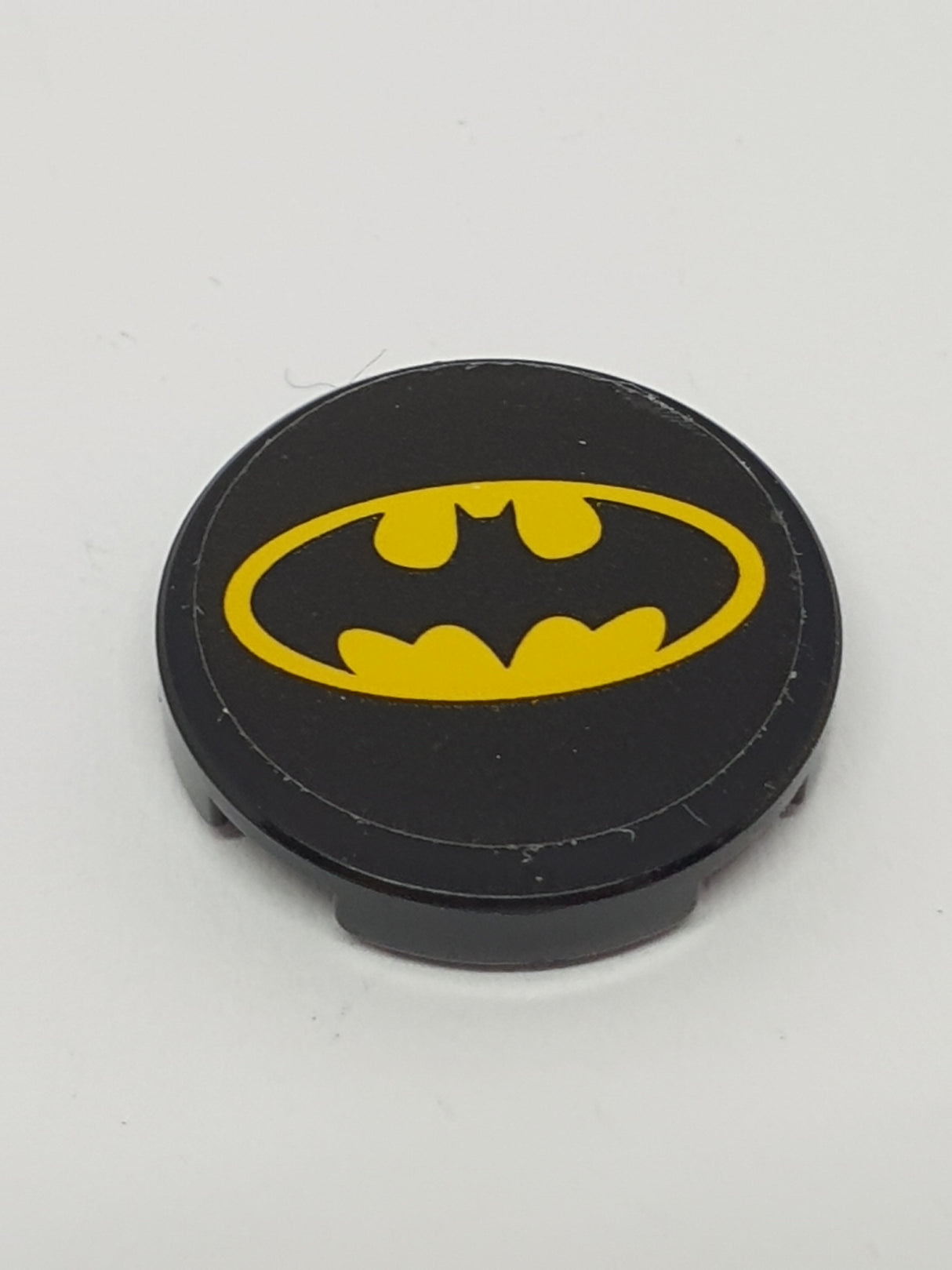 2x2 Fliese rund beklebt with Bottom Stud Holder with Batman Logo Oval Pattern (Sticker) - Set 76053