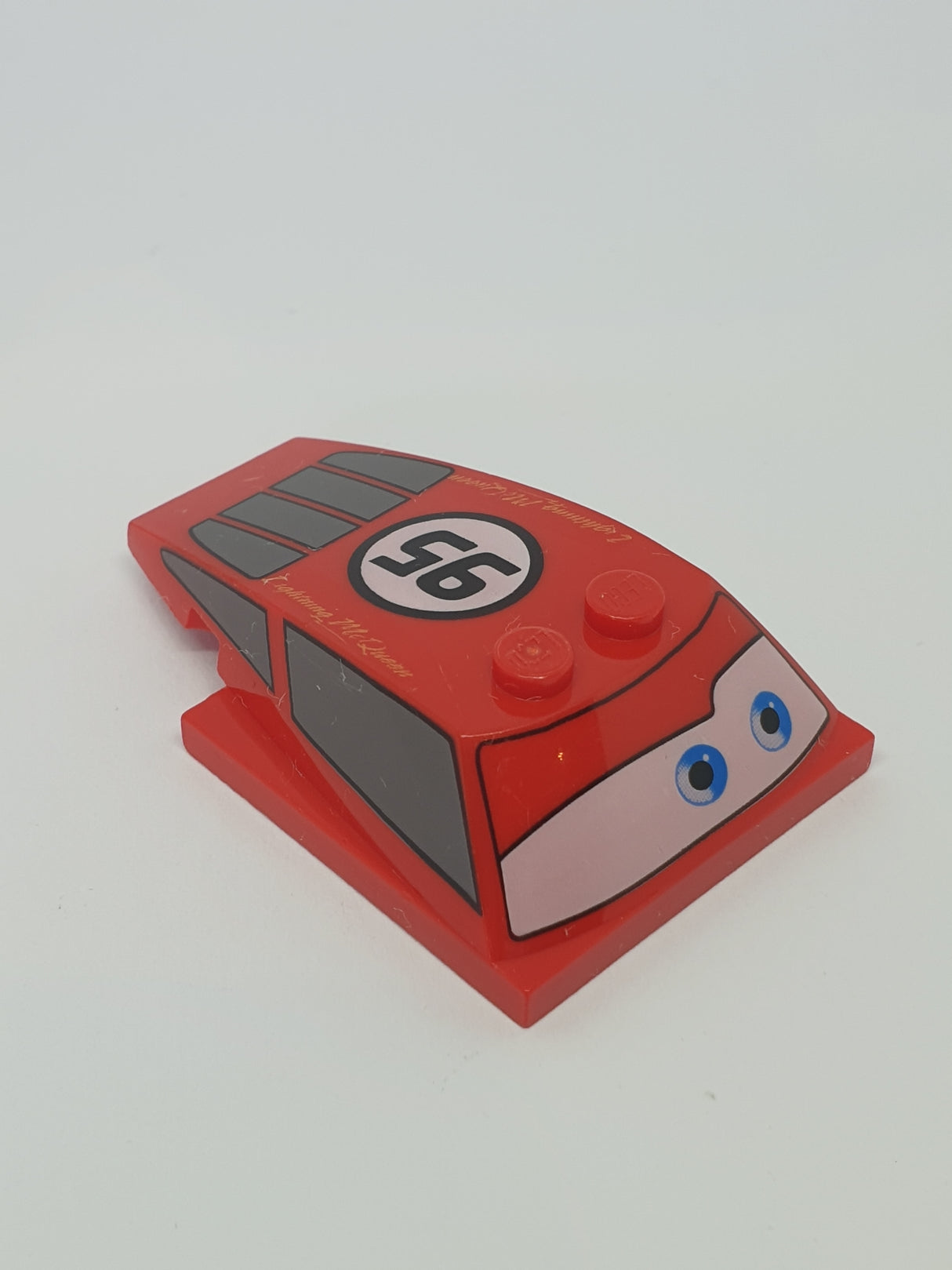 6x4x1 1/3 Windschutzscheibe Keil mit 4x4 Unterseite bedruckt mit Blue Eyes, Windows and '95' in White Circle rot